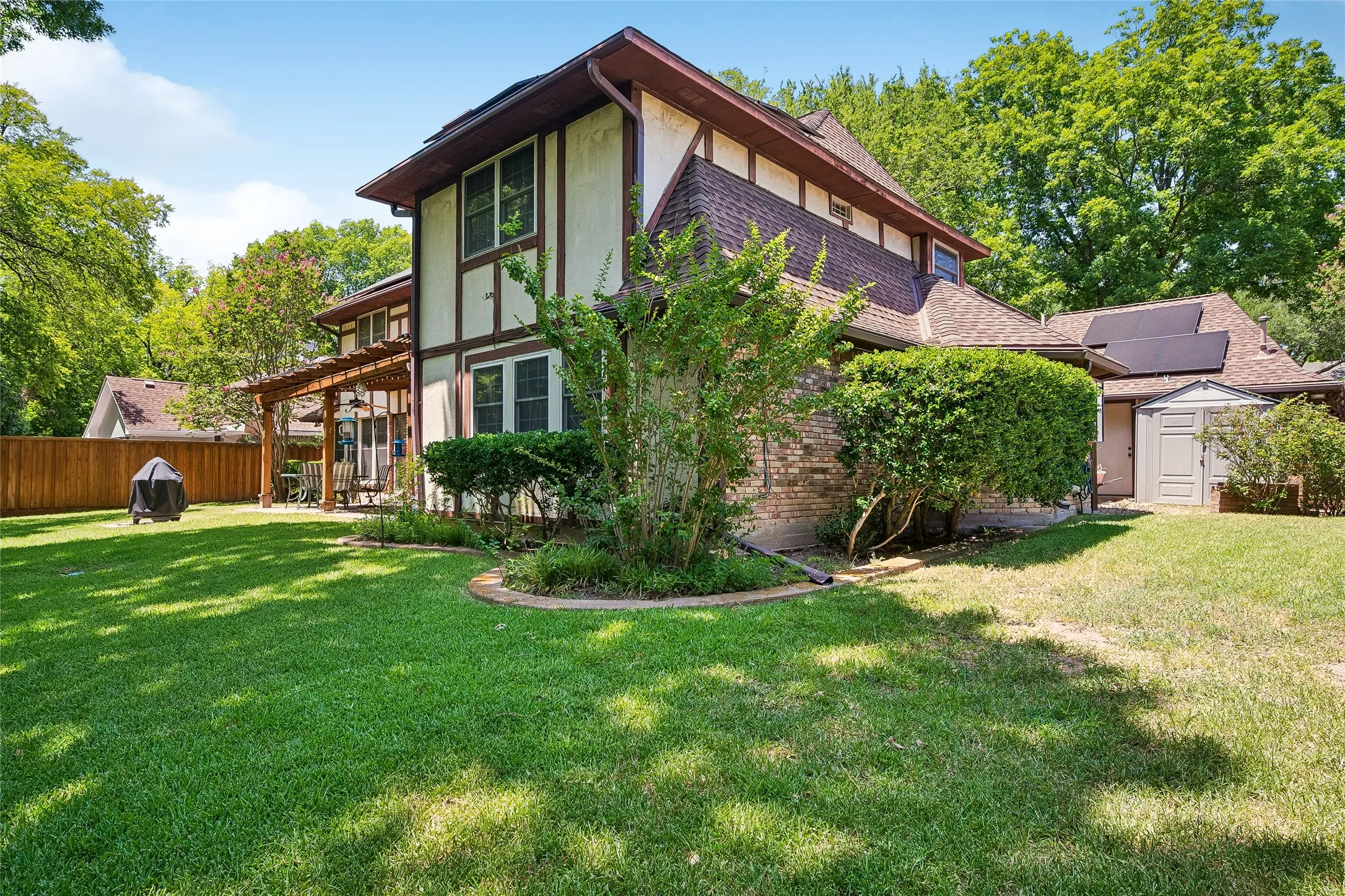 Single Family Residence For Sale in Collin County , 3412 Rockbrook Drive, Plano, Texas 75074, 4 Bedroom, 4 Bathroom, 2 Garage spaces, 2,837 Sqft, built in 1981, mls#21327523, Real Estate Agent in Plano, Homes For Sale in Collin county, Homes For Sale in Plano, Realtor in Plano Texas, Real Estate Brokerage Independent Realty Texas, Luminita Cordes Realtor