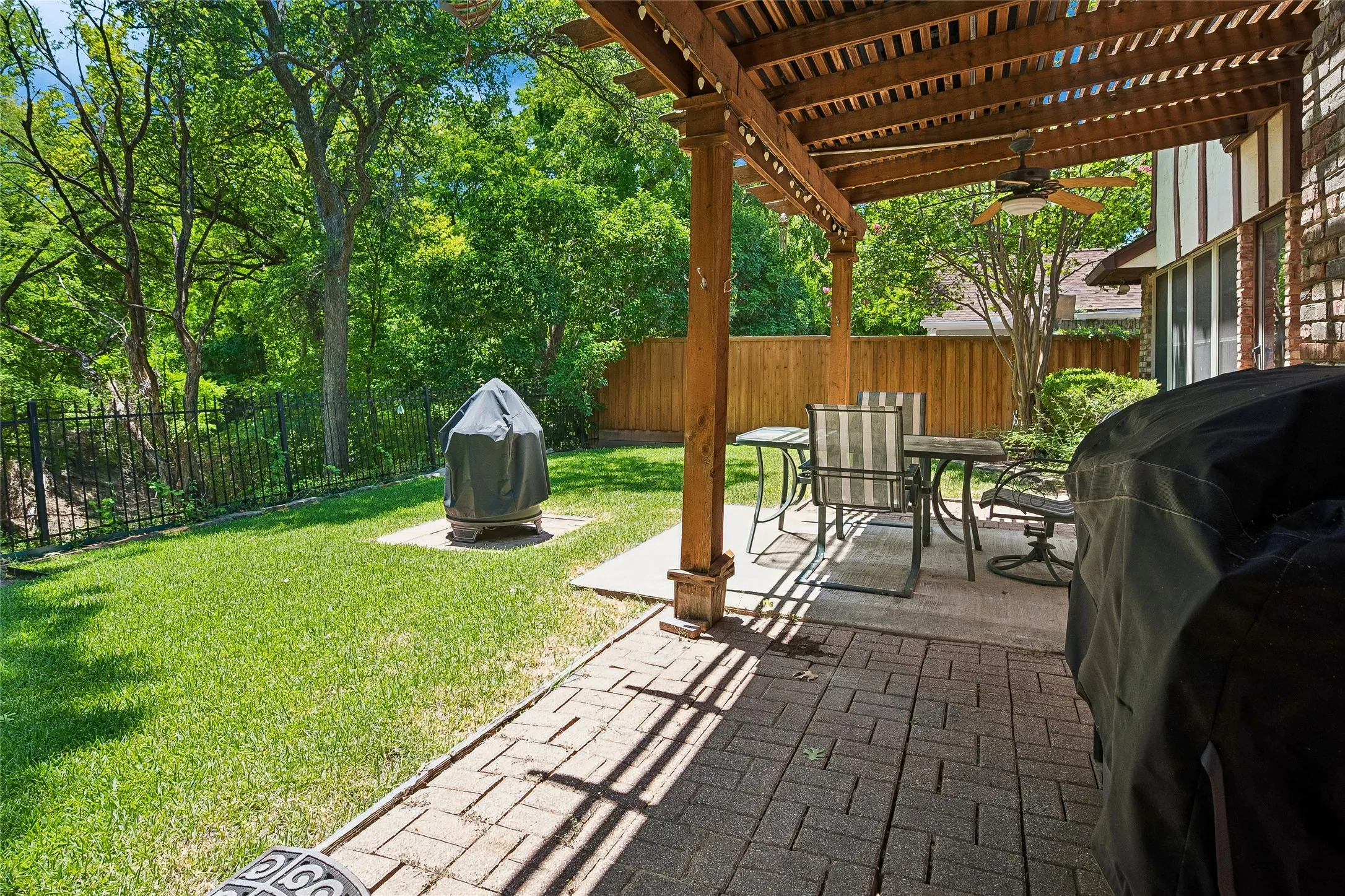 Single Family Residence For Sale in Collin County , 3412 Rockbrook Drive, Plano, Texas 75074, 4 Bedroom, 4 Bathroom, 2 Garage spaces, 2,837 Sqft, built in 1981, mls#21327523, Real Estate Agent in Plano, Homes For Sale in Collin county, Homes For Sale in Plano, Realtor in Plano Texas, Real Estate Brokerage Independent Realty Texas, Luminita Cordes Realtor