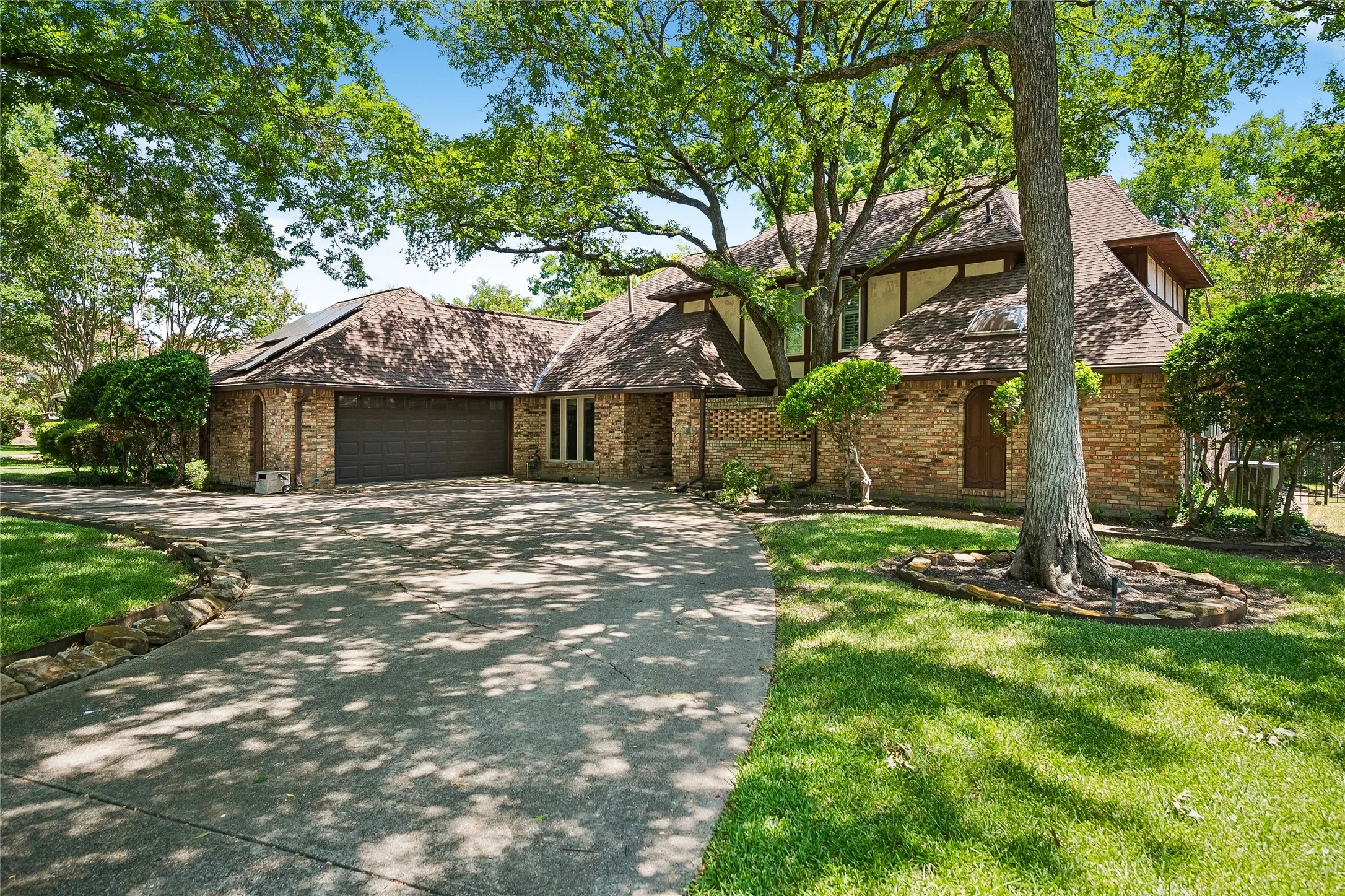 Single Family Residence For Sale in Collin County , 3412 Rockbrook Drive, Plano, Texas 75074, 4 Bedroom, 4 Bathroom, 2 Garage spaces, 2,837 Sqft, built in 1981, mls#21327523, Real Estate Agent in Plano, Homes For Sale in Collin county, Homes For Sale in Plano, Realtor in Plano Texas, Real Estate Brokerage Independent Realty Texas, Luminita Cordes Realtor