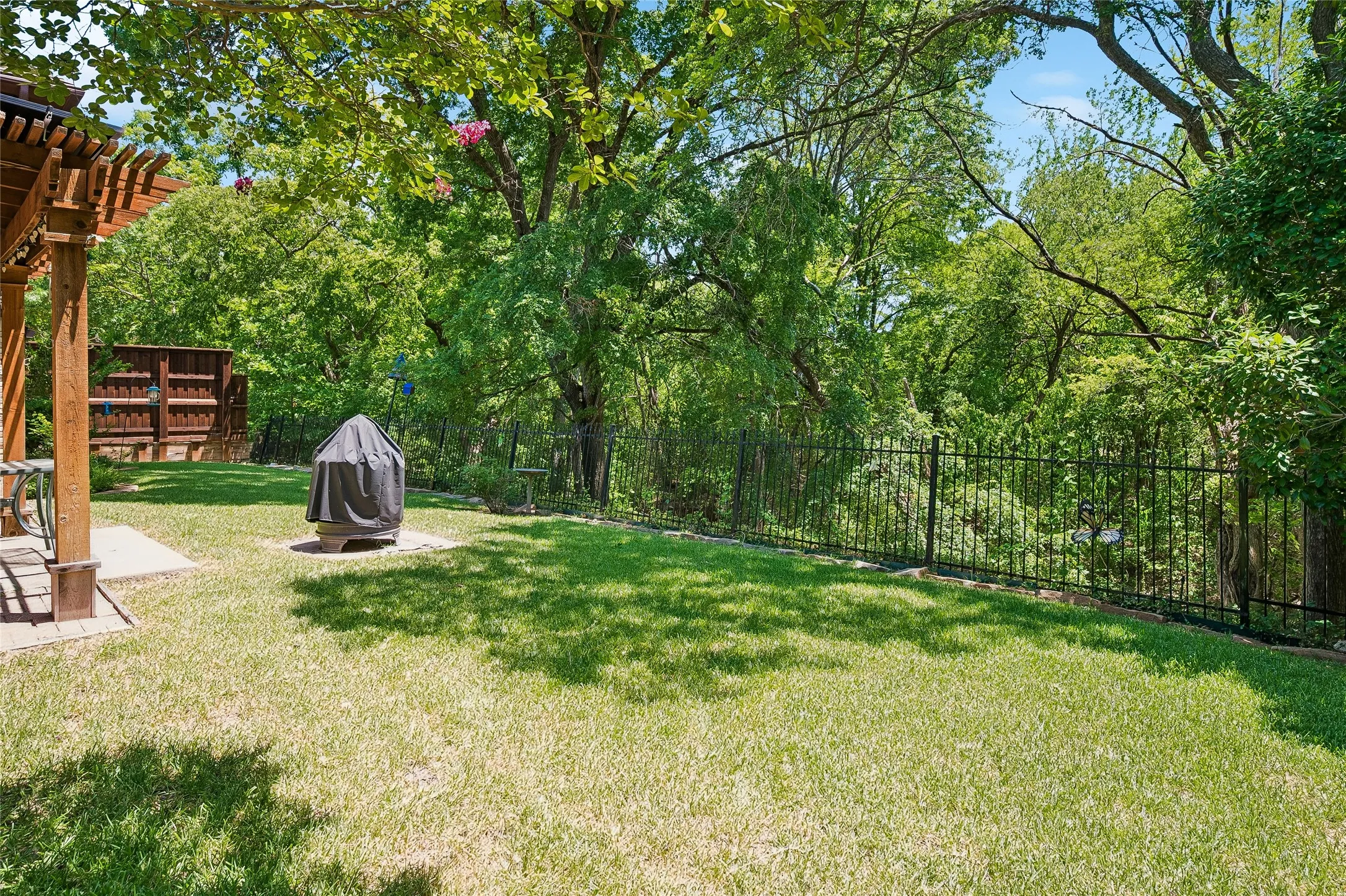 Single Family Residence For Sale in Collin County , 3412 Rockbrook Drive, Plano, Texas 75074, 4 Bedroom, 4 Bathroom, 2 Garage spaces, 2,837 Sqft, built in 1981, mls#21327523, Real Estate Agent in Plano, Homes For Sale in Collin county, Homes For Sale in Plano, Realtor in Plano Texas, Real Estate Brokerage Independent Realty Texas, Luminita Cordes Realtor
