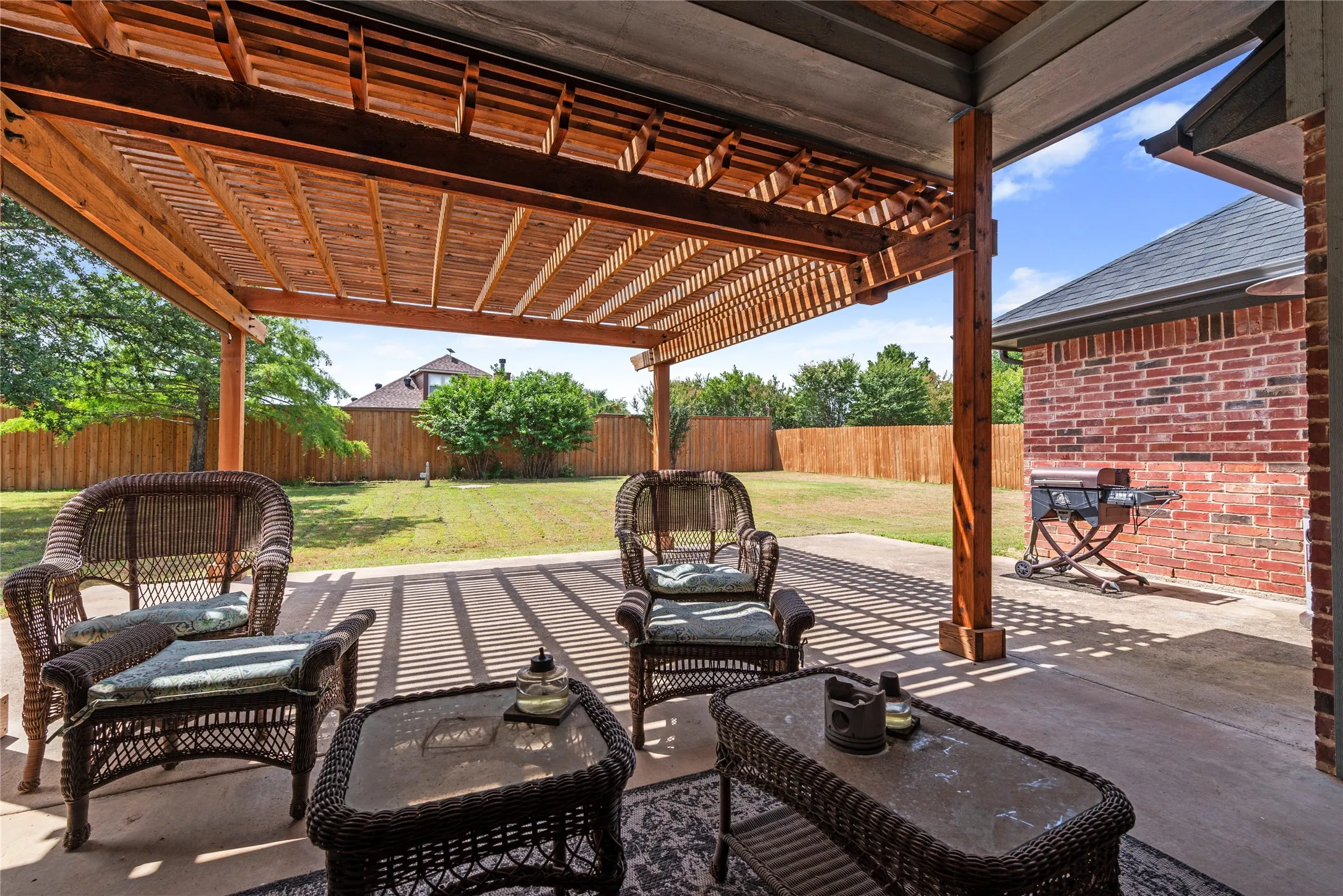 Single Family Residence For Sale in Hood County , 903 Winding Road, Granbury, Texas 76049, 3 Bedrooms, 2 Bathrooms, 2 Garage spaces, 1,976 Sqft, built in 2006, Price $379,900, mls#21339409, Real Estate Agent in Granbury, Homes For Sale in Hood county, Homes For Sale in Granbury, Realtor in Granbury Texas, Real Estate Brokerage Independent Realty Texas, Luminita Cordes Realtor