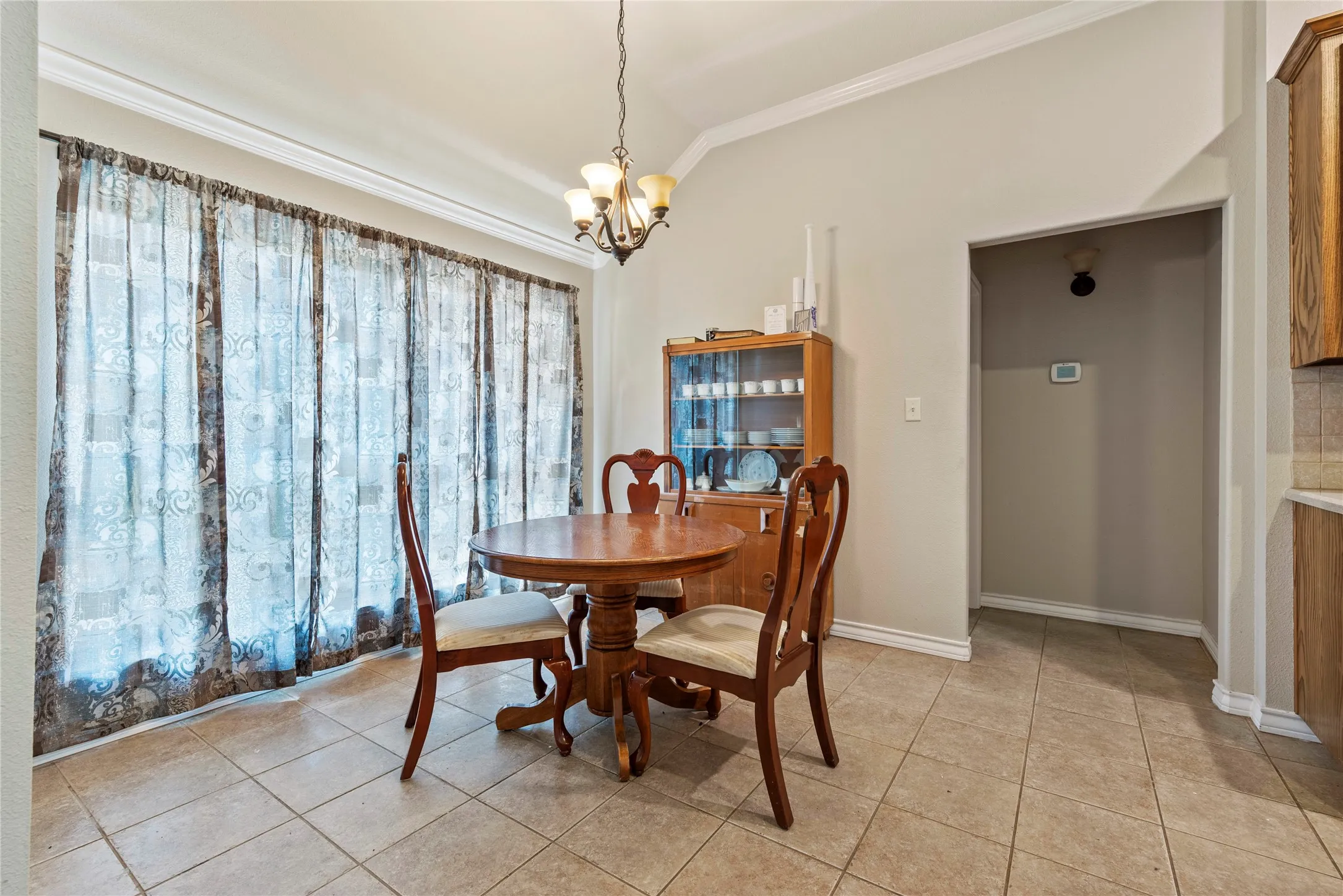 Single Family Residence For Sale in Hood County , 903 Winding Road, Granbury, Texas 76049, 3 Bedrooms, 2 Bathrooms, 2 Garage spaces, 1,976 Sqft, built in 2006, Price $379,900, mls#21339409, Real Estate Agent in Granbury, Homes For Sale in Hood county, Homes For Sale in Granbury, Realtor in Granbury Texas, Real Estate Brokerage Independent Realty Texas, Luminita Cordes Realtor