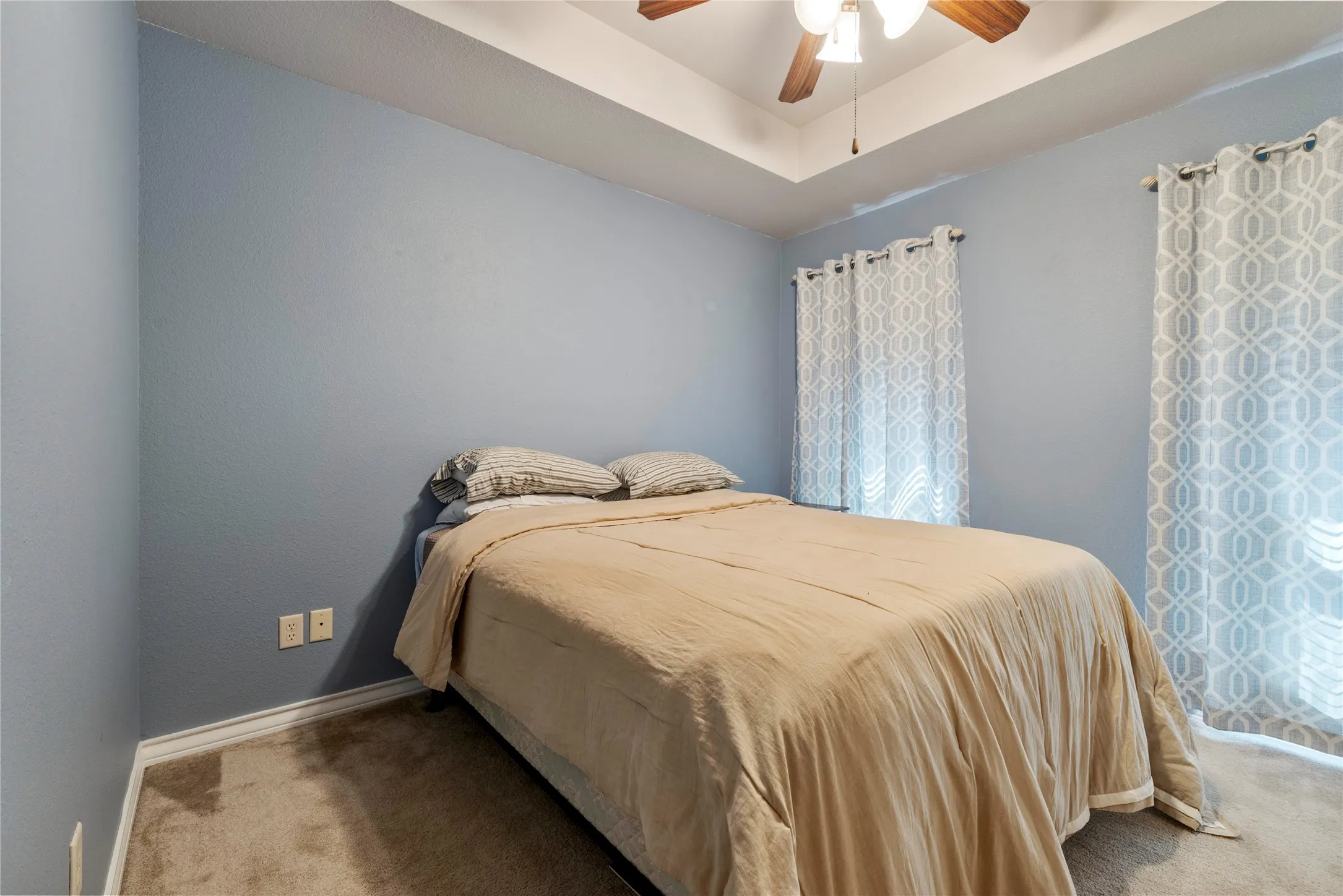 Single Family Residence For Sale in Hood County , 903 Winding Road, Granbury, Texas 76049, 3 Bedrooms, 2 Bathrooms, 2 Garage spaces, 1,976 Sqft, built in 2006, Price $379,900, mls#21339409, Real Estate Agent in Granbury, Homes For Sale in Hood county, Homes For Sale in Granbury, Realtor in Granbury Texas, Real Estate Brokerage Independent Realty Texas, Luminita Cordes Realtor