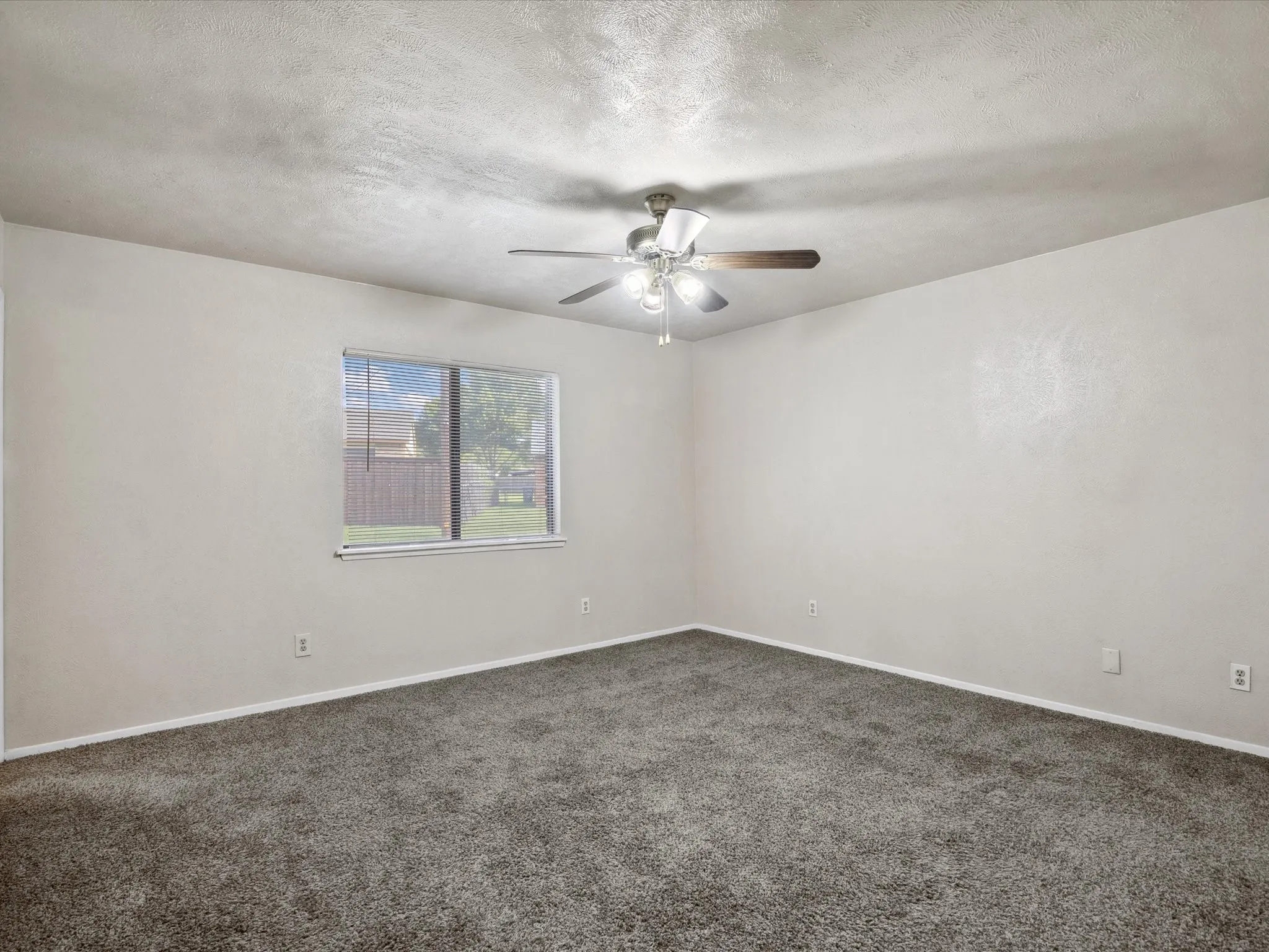 Single Family Residence For Rent in Dallas County , 10217 Ironwood Lane, Dallas, Texas 75249, 3 Bedroom, 2 Bathroom, 1 Garage spaces, 1,398 Sqft, built in 1979, mls#21343296, Real Estate Agent in Dallas, Homes For Rent in Dallas county, Homes For Rent in Dallas, Realtor in Dallas Texas, Real Estate Brokerage Independent Realty Texas, Luminita Cordes Realtor