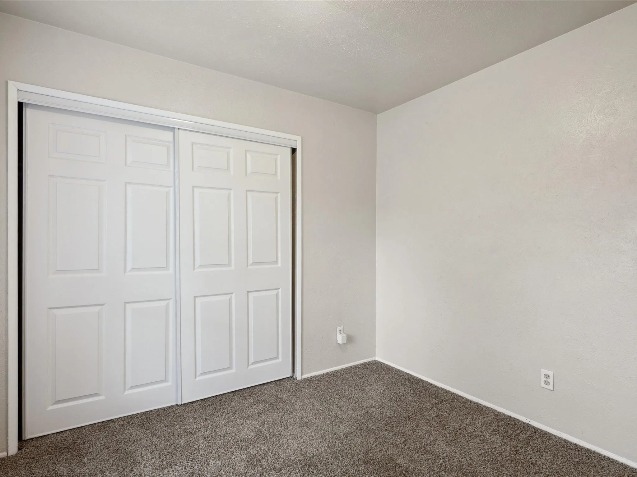 Single Family Residence For Rent in Dallas County , 10217 Ironwood Lane, Dallas, Texas 75249, 3 Bedroom, 2 Bathroom, 1 Garage spaces, 1,398 Sqft, built in 1979, mls#21343296, Real Estate Agent in Dallas, Homes For Rent in Dallas county, Homes For Rent in Dallas, Realtor in Dallas Texas, Real Estate Brokerage Independent Realty Texas, Luminita Cordes Realtor