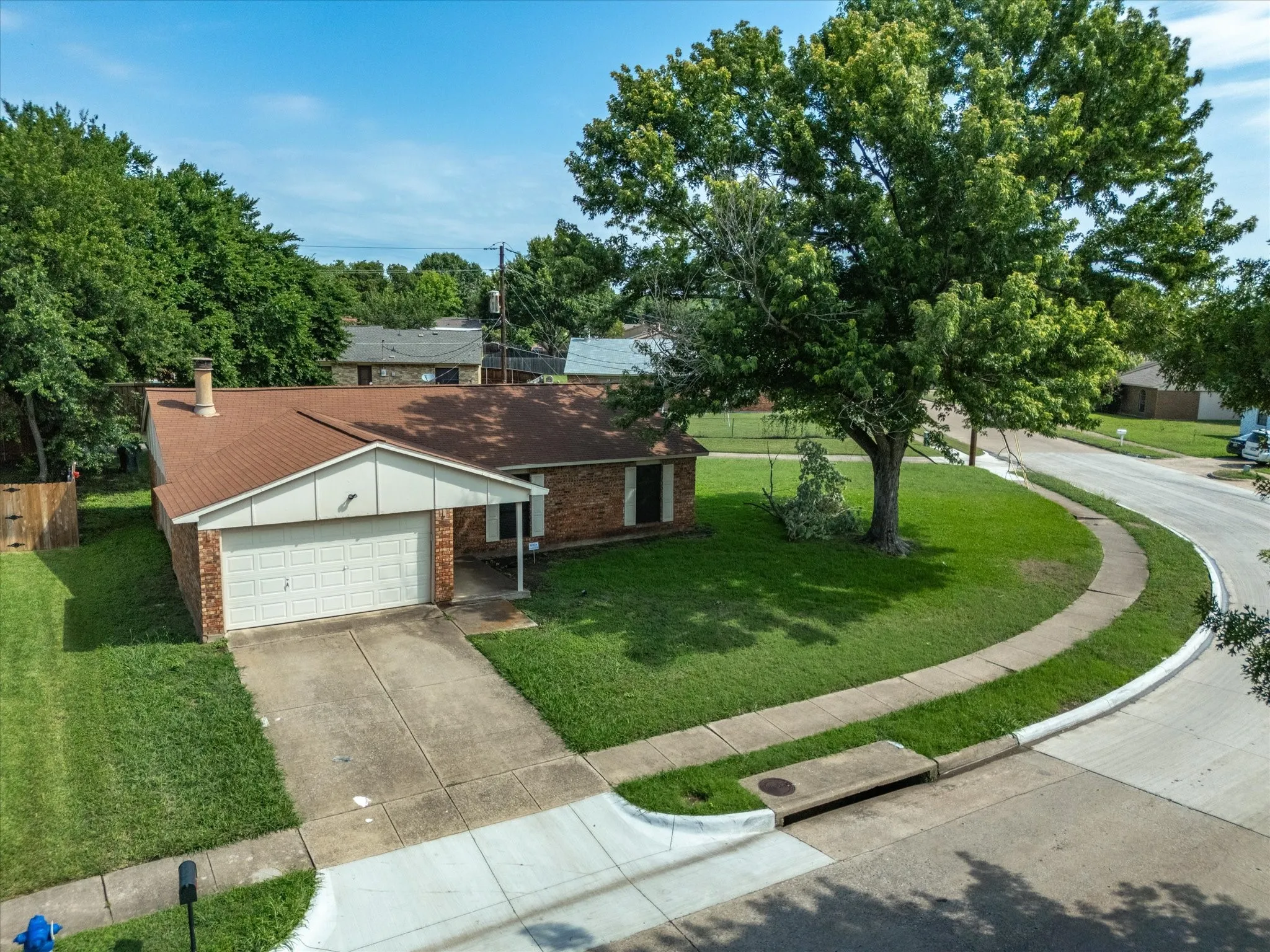 Single Family Residence For Rent in Dallas County , 10217 Ironwood Lane, Dallas, Texas 75249, 3 Bedroom, 2 Bathroom, 1 Garage spaces, 1,398 Sqft, built in 1979, mls#21343296, Real Estate Agent in Dallas, Homes For Rent in Dallas county, Homes For Rent in Dallas, Realtor in Dallas Texas, Real Estate Brokerage Independent Realty Texas, Luminita Cordes Realtor