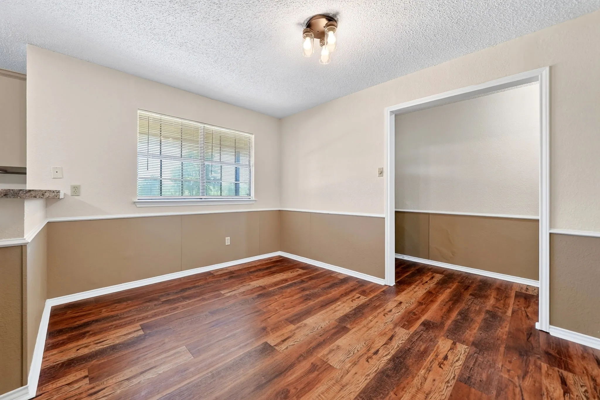 Single Family Residence For Sale in Hunt County , 7261 State Highway 50, Commerce, Texas 75428, 3 Bedroom, 2 Bathroom, 2 Garage spaces, 1,617 Sqft, built in 1989, mls#21343319, Real Estate Agent in Commerce, Homes For Sale in Hunt county, Homes For Sale in Commerce, Realtor in Commerce Texas, Real Estate Brokerage Independent Realty Texas, Luminita Cordes Realtor