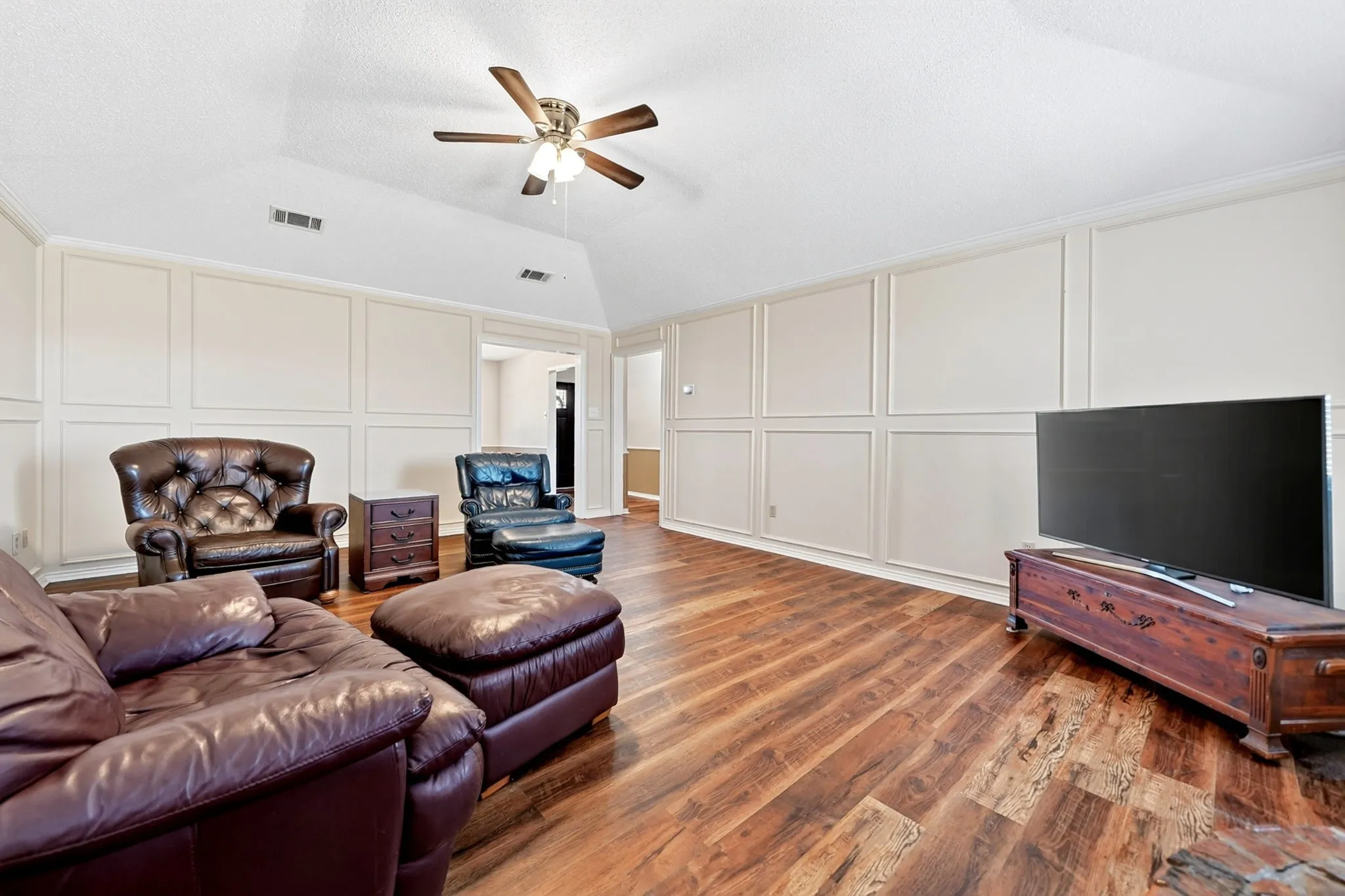 Single Family Residence For Sale in Hunt County , 7261 State Highway 50, Commerce, Texas 75428, 3 Bedroom, 2 Bathroom, 2 Garage spaces, 1,617 Sqft, built in 1989, mls#21343319, Real Estate Agent in Commerce, Homes For Sale in Hunt county, Homes For Sale in Commerce, Realtor in Commerce Texas, Real Estate Brokerage Independent Realty Texas, Luminita Cordes Realtor