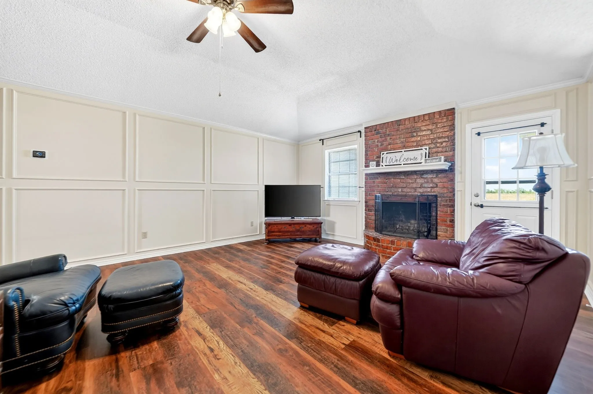 Single Family Residence For Sale in Hunt County , 7261 State Highway 50, Commerce, Texas 75428, 3 Bedroom, 2 Bathroom, 2 Garage spaces, 1,617 Sqft, built in 1989, mls#21343319, Real Estate Agent in Commerce, Homes For Sale in Hunt county, Homes For Sale in Commerce, Realtor in Commerce Texas, Real Estate Brokerage Independent Realty Texas, Luminita Cordes Realtor