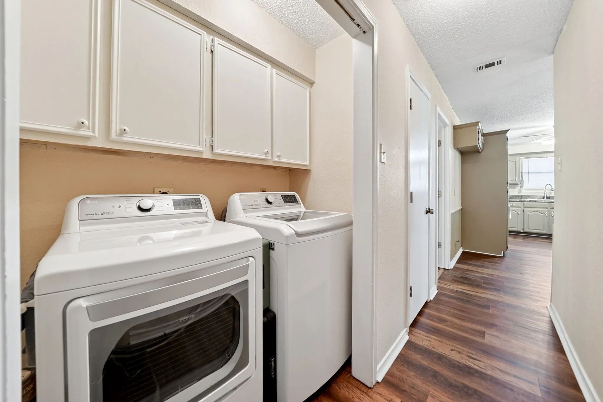 Single Family Residence For Sale in Hunt County , 7261 State Highway 50, Commerce, Texas 75428, 3 Bedroom, 2 Bathroom, 2 Garage spaces, 1,617 Sqft, built in 1989, mls#21343319, Real Estate Agent in Commerce, Homes For Sale in Hunt county, Homes For Sale in Commerce, Realtor in Commerce Texas, Real Estate Brokerage Independent Realty Texas, Luminita Cordes Realtor