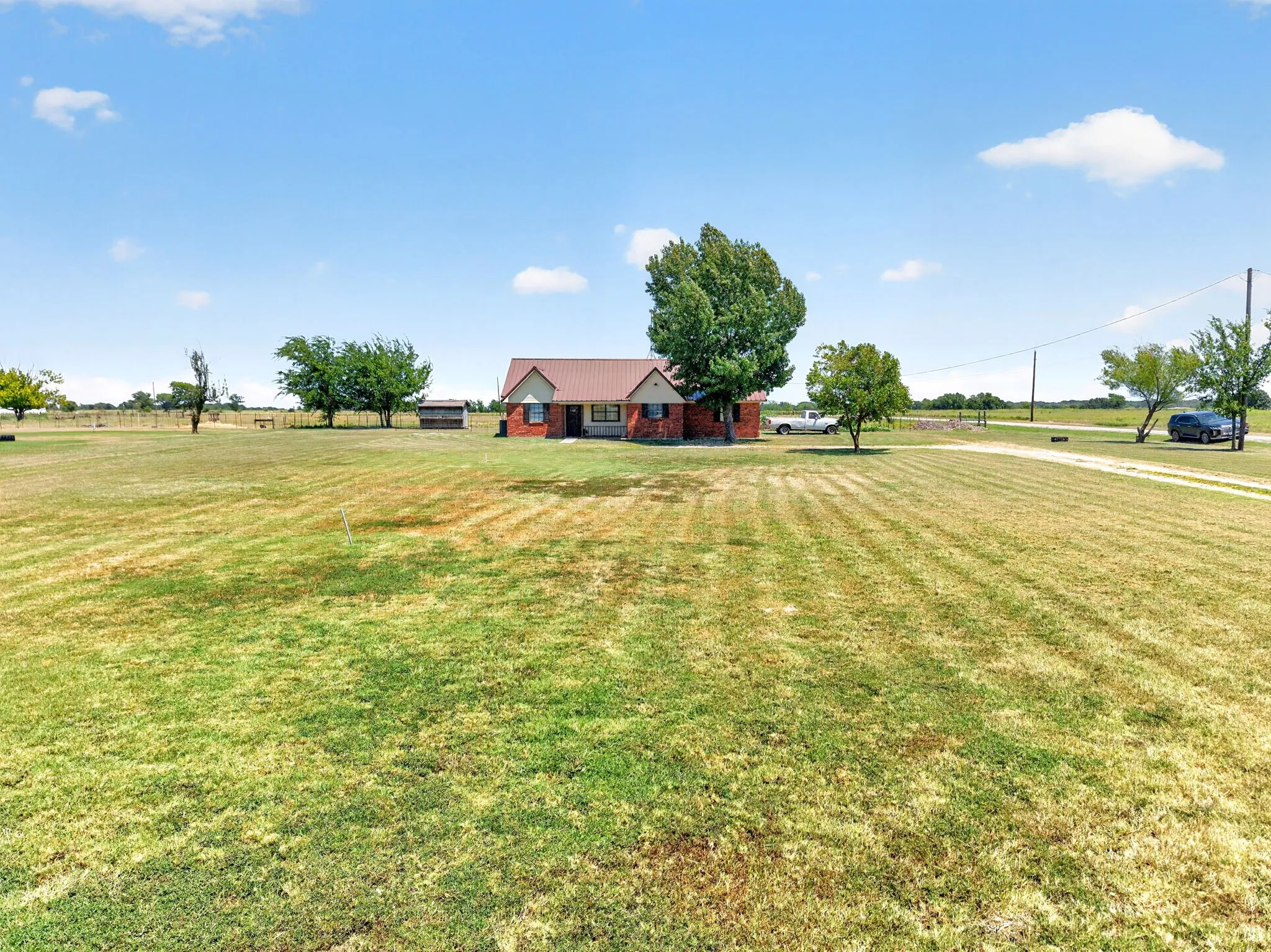 Single Family Residence For Sale in Hunt County , 7261 State Highway 50, Commerce, Texas 75428, 3 Bedroom, 2 Bathroom, 2 Garage spaces, 1,617 Sqft, built in 1989, mls#21343319, Real Estate Agent in Commerce, Homes For Sale in Hunt county, Homes For Sale in Commerce, Realtor in Commerce Texas, Real Estate Brokerage Independent Realty Texas, Luminita Cordes Realtor