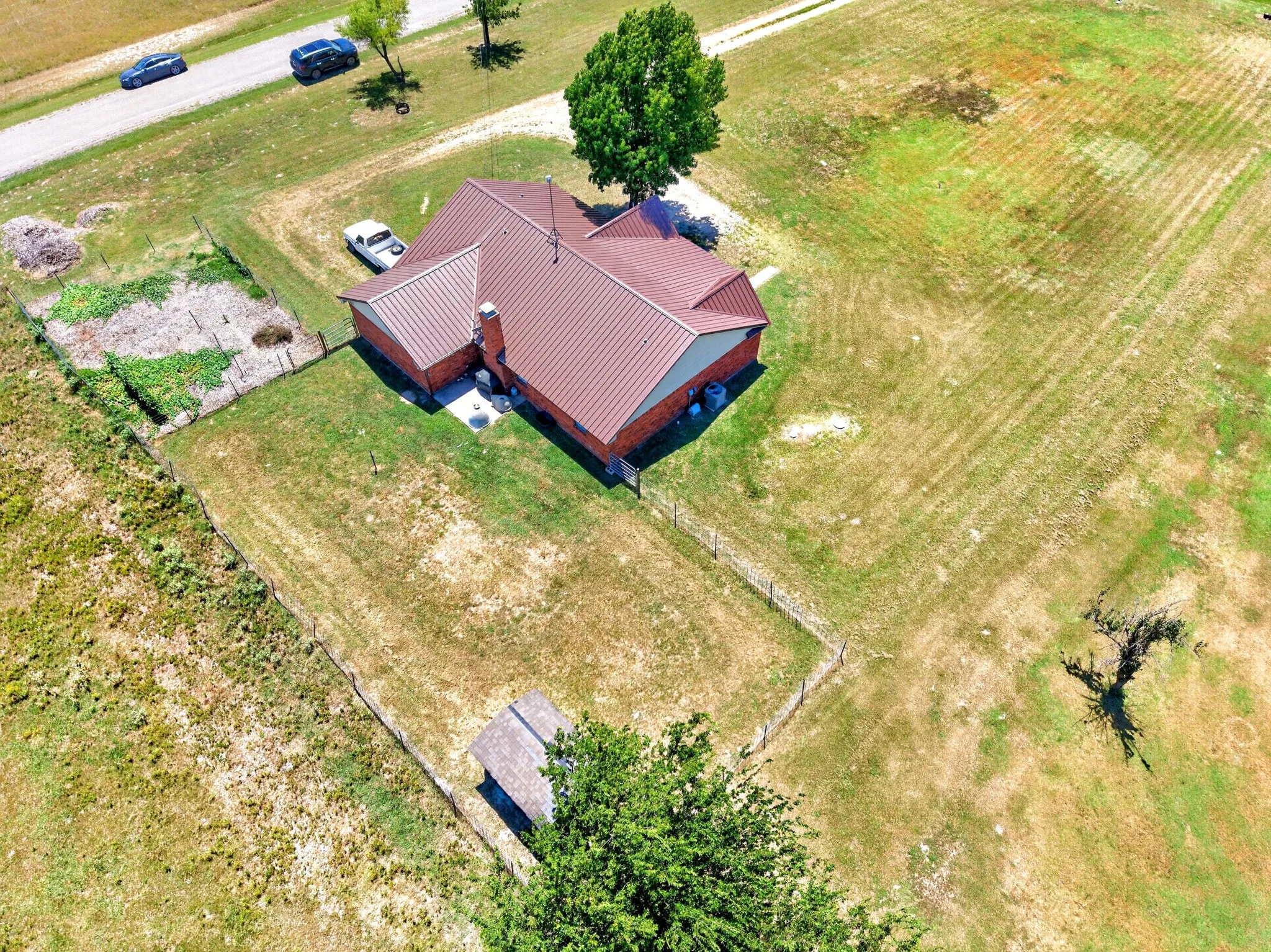 Single Family Residence For Sale in Hunt County , 7261 State Highway 50, Commerce, Texas 75428, 3 Bedroom, 2 Bathroom, 2 Garage spaces, 1,617 Sqft, built in 1989, mls#21343319, Real Estate Agent in Commerce, Homes For Sale in Hunt county, Homes For Sale in Commerce, Realtor in Commerce Texas, Real Estate Brokerage Independent Realty Texas, Luminita Cordes Realtor