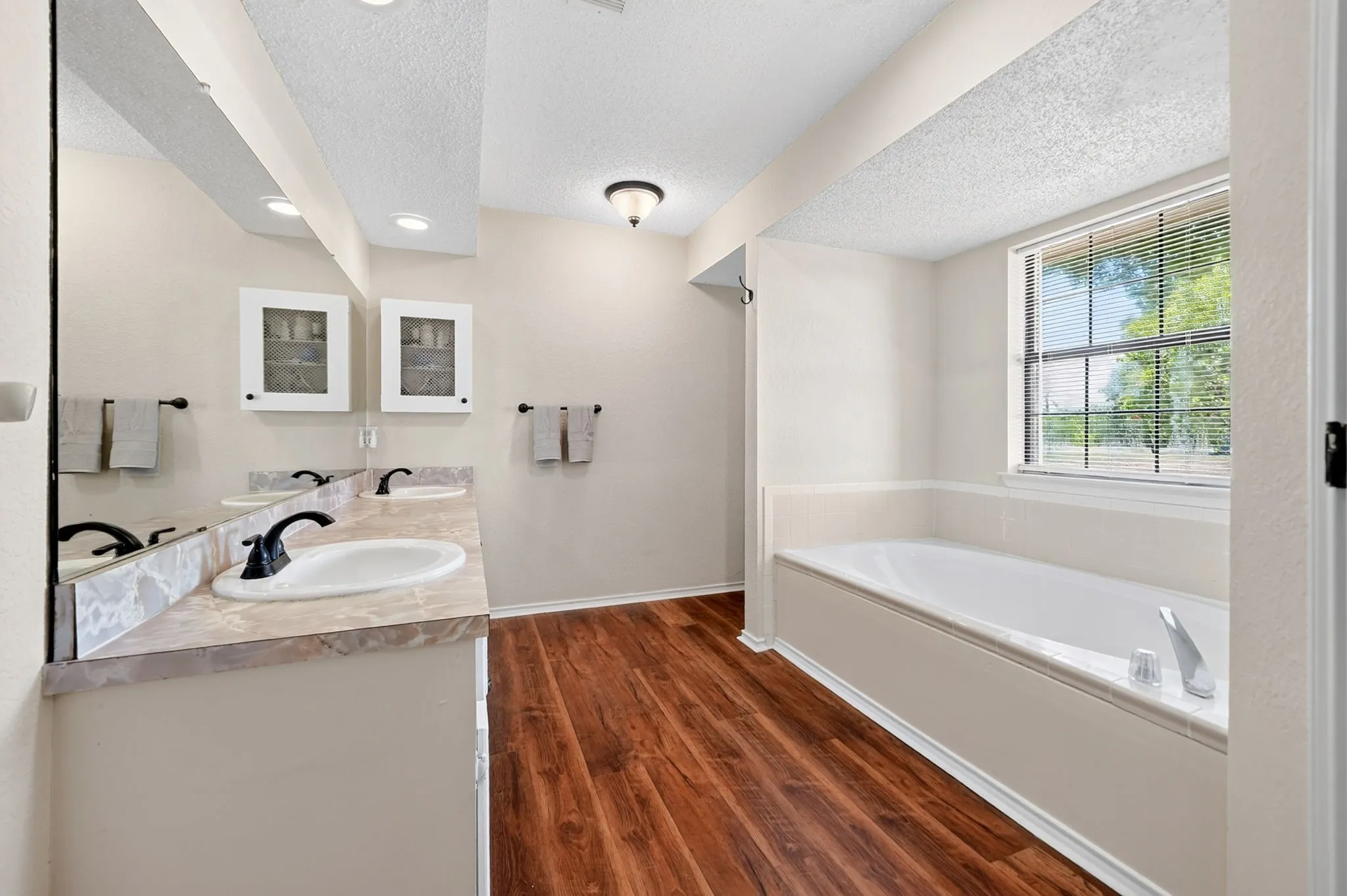 Single Family Residence For Sale in Hunt County , 7261 State Highway 50, Commerce, Texas 75428, 3 Bedroom, 2 Bathroom, 2 Garage spaces, 1,617 Sqft, built in 1989, mls#21343319, Real Estate Agent in Commerce, Homes For Sale in Hunt county, Homes For Sale in Commerce, Realtor in Commerce Texas, Real Estate Brokerage Independent Realty Texas, Luminita Cordes Realtor