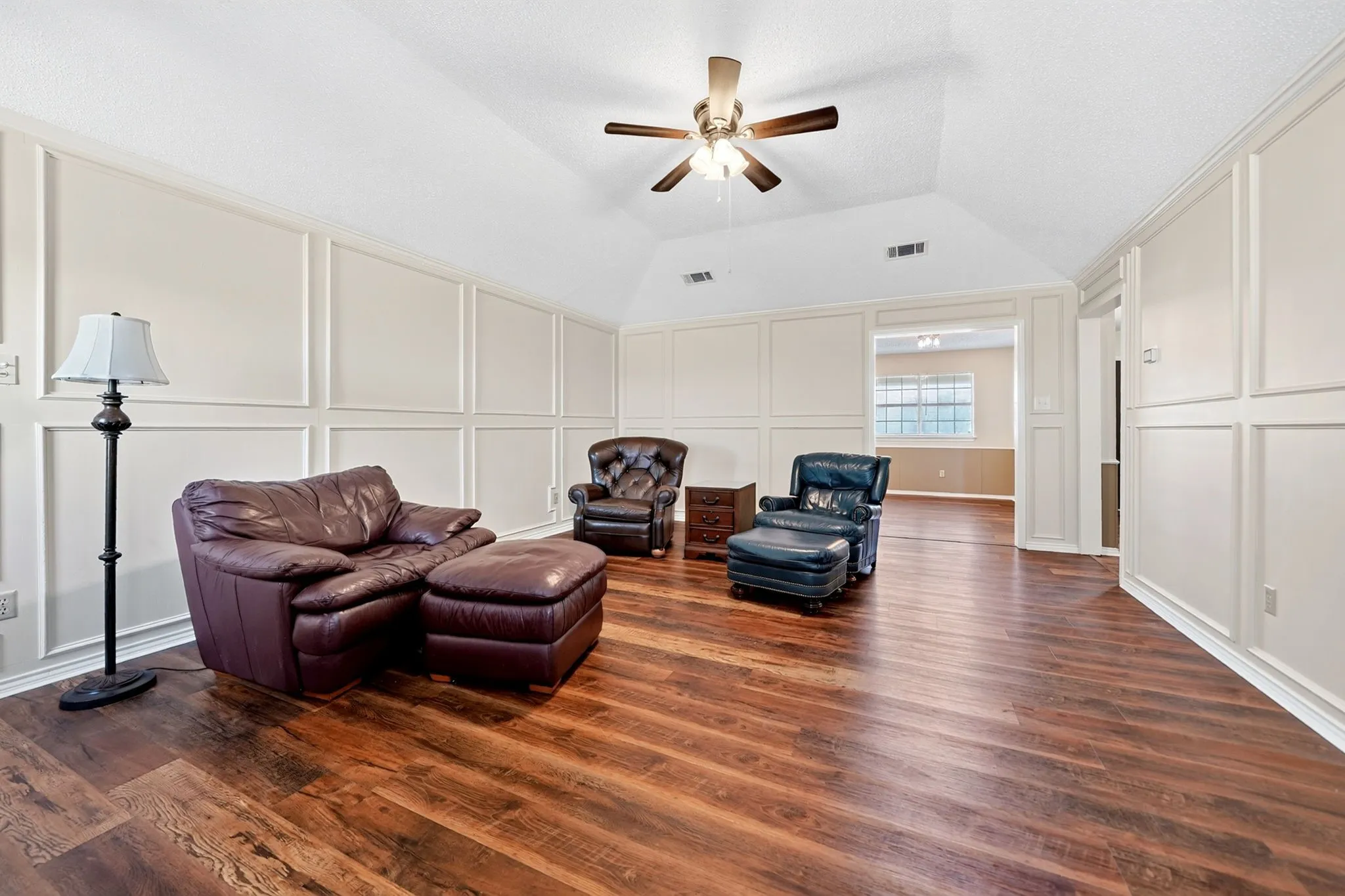 Single Family Residence For Sale in Hunt County , 7261 State Highway 50, Commerce, Texas 75428, 3 Bedroom, 2 Bathroom, 2 Garage spaces, 1,617 Sqft, built in 1989, mls#21343319, Real Estate Agent in Commerce, Homes For Sale in Hunt county, Homes For Sale in Commerce, Realtor in Commerce Texas, Real Estate Brokerage Independent Realty Texas, Luminita Cordes Realtor