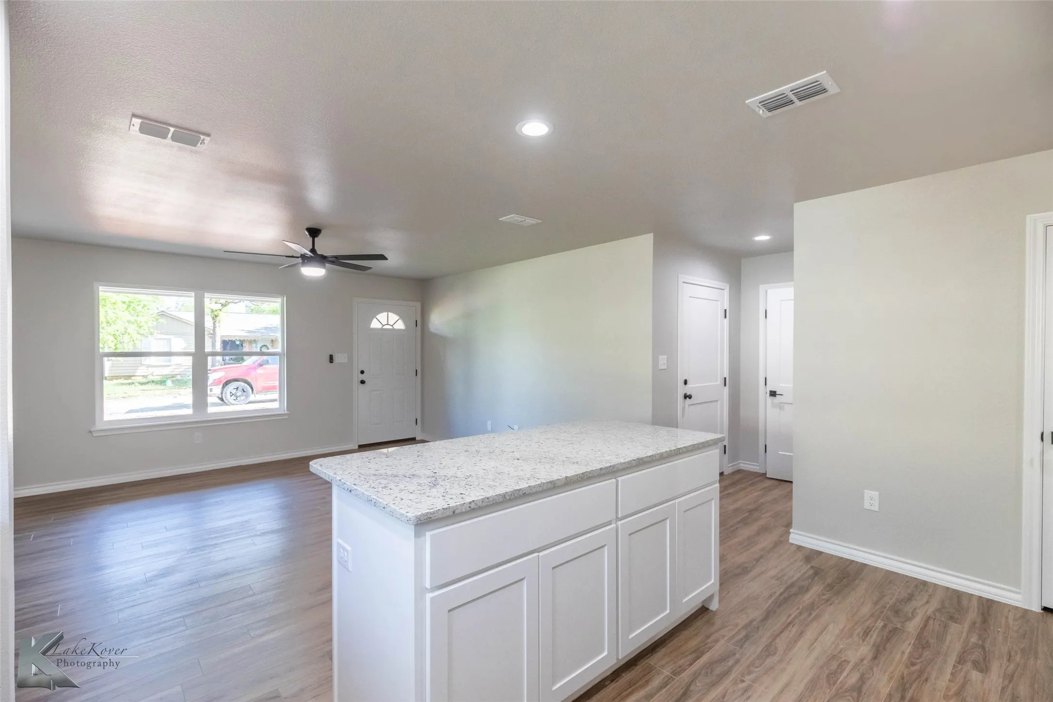 Single Family Residence For Sale in Taylor County , 809 Sycamore Street, Abilene, Texas 79602, 3 Bedrooms, 2 Bathrooms, 2 Garage spaces, 1,250 Sqft, built in 2026, Price $203,000, mls#21343313, Real Estate Agent in Abilene, Homes For Sale in Taylor county, Homes For Sale in Abilene, Realtor in Abilene Texas, Real Estate Brokerage Independent Realty Texas, Luminita Cordes Realtor