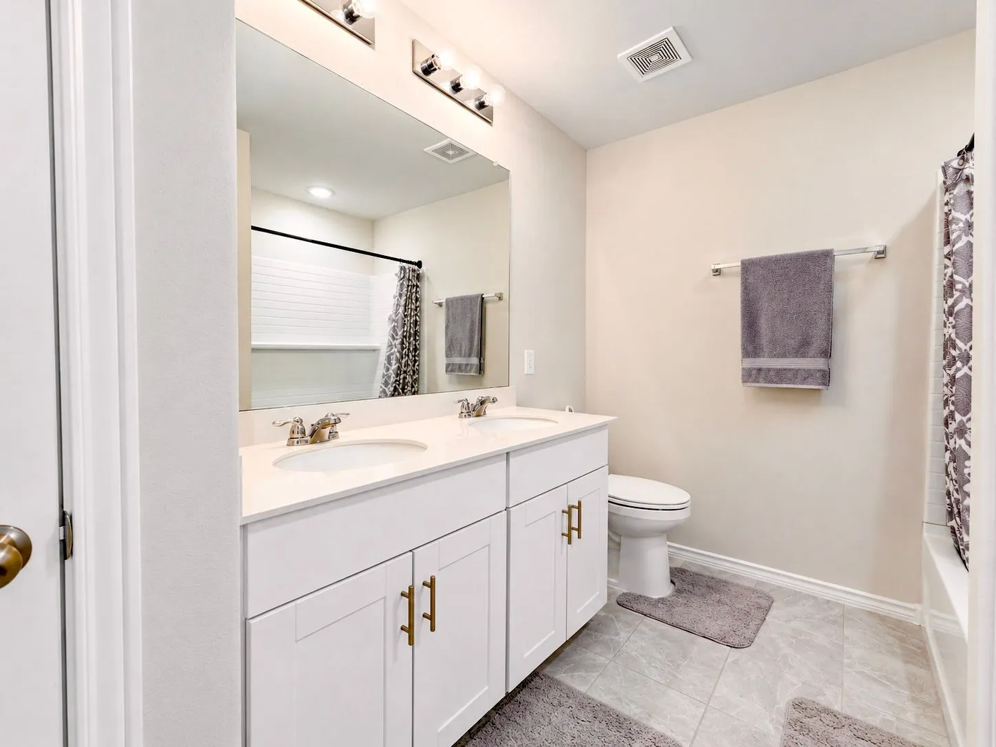Single Family Residence For Rent in Collin County , 902 Feldspar Way, Princeton, Texas 75407, 4 Bedroom, 3 Bathroom, 2 Garage spaces, 2,358 Sqft, built in 2022, mls#21339565, Real Estate Agent in Princeton, Homes For Rent in Collin county, Homes For Rent in Princeton, Realtor in Princeton Texas, Real Estate Brokerage Independent Realty Texas, Luminita Cordes Realtor