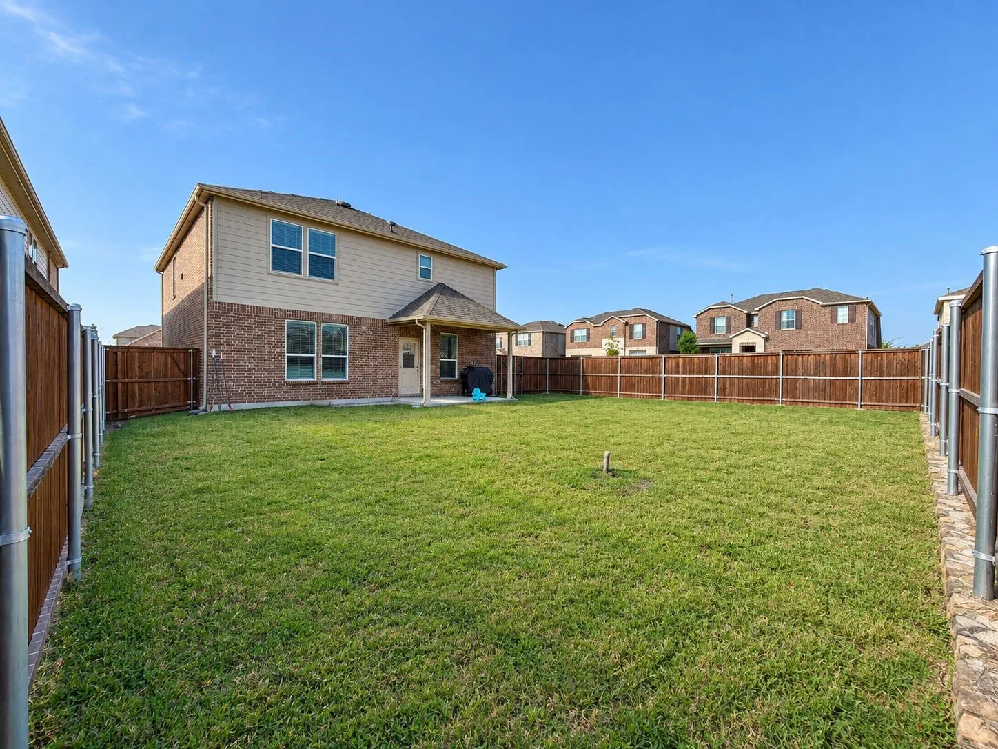 Single Family Residence For Rent in Collin County , 902 Feldspar Way, Princeton, Texas 75407, 4 Bedroom, 3 Bathroom, 2 Garage spaces, 2,358 Sqft, built in 2022, mls#21339565, Real Estate Agent in Princeton, Homes For Rent in Collin county, Homes For Rent in Princeton, Realtor in Princeton Texas, Real Estate Brokerage Independent Realty Texas, Luminita Cordes Realtor