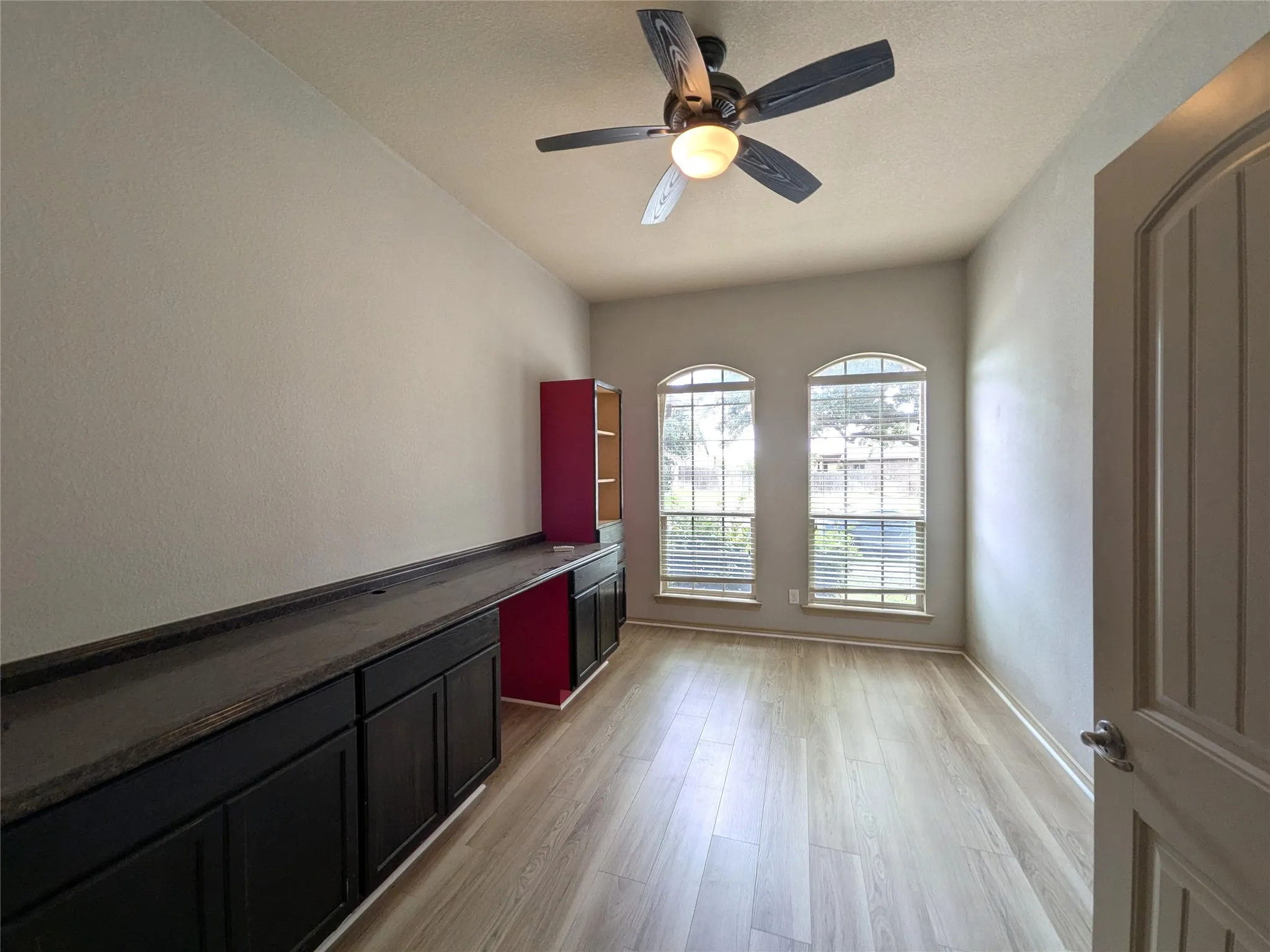 Single Family Residence For Rent in Tarrant County , 14013 Zippo Way, Fort Worth, Texas 76052, 3 Bedroom, 2 Bathroom, 2 Garage spaces, 2,093 Sqft, built in 2010, mls#21343334, Real Estate Agent in Fort Worth, Homes For Rent in Tarrant county, Homes For Rent in Fort Worth, Realtor in Fort Worth Texas, Real Estate Brokerage Independent Realty Texas, Luminita Cordes Realtor