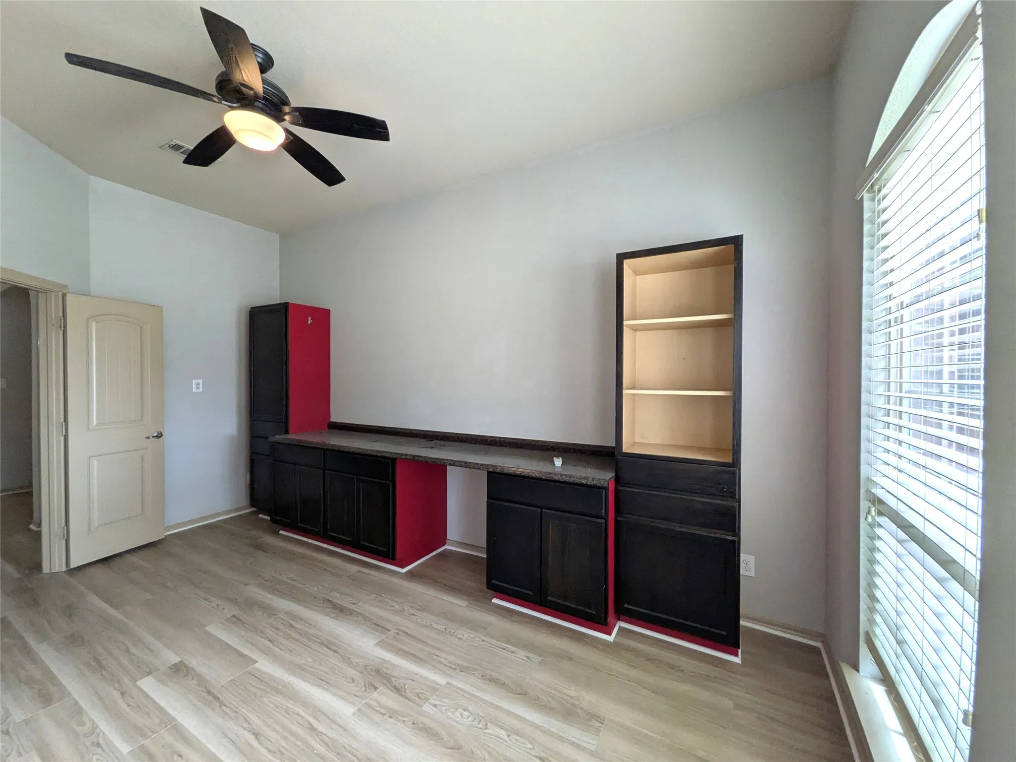 Single Family Residence For Rent in Tarrant County , 14013 Zippo Way, Fort Worth, Texas 76052, 3 Bedroom, 2 Bathroom, 2 Garage spaces, 2,093 Sqft, built in 2010, mls#21343334, Real Estate Agent in Fort Worth, Homes For Rent in Tarrant county, Homes For Rent in Fort Worth, Realtor in Fort Worth Texas, Real Estate Brokerage Independent Realty Texas, Luminita Cordes Realtor