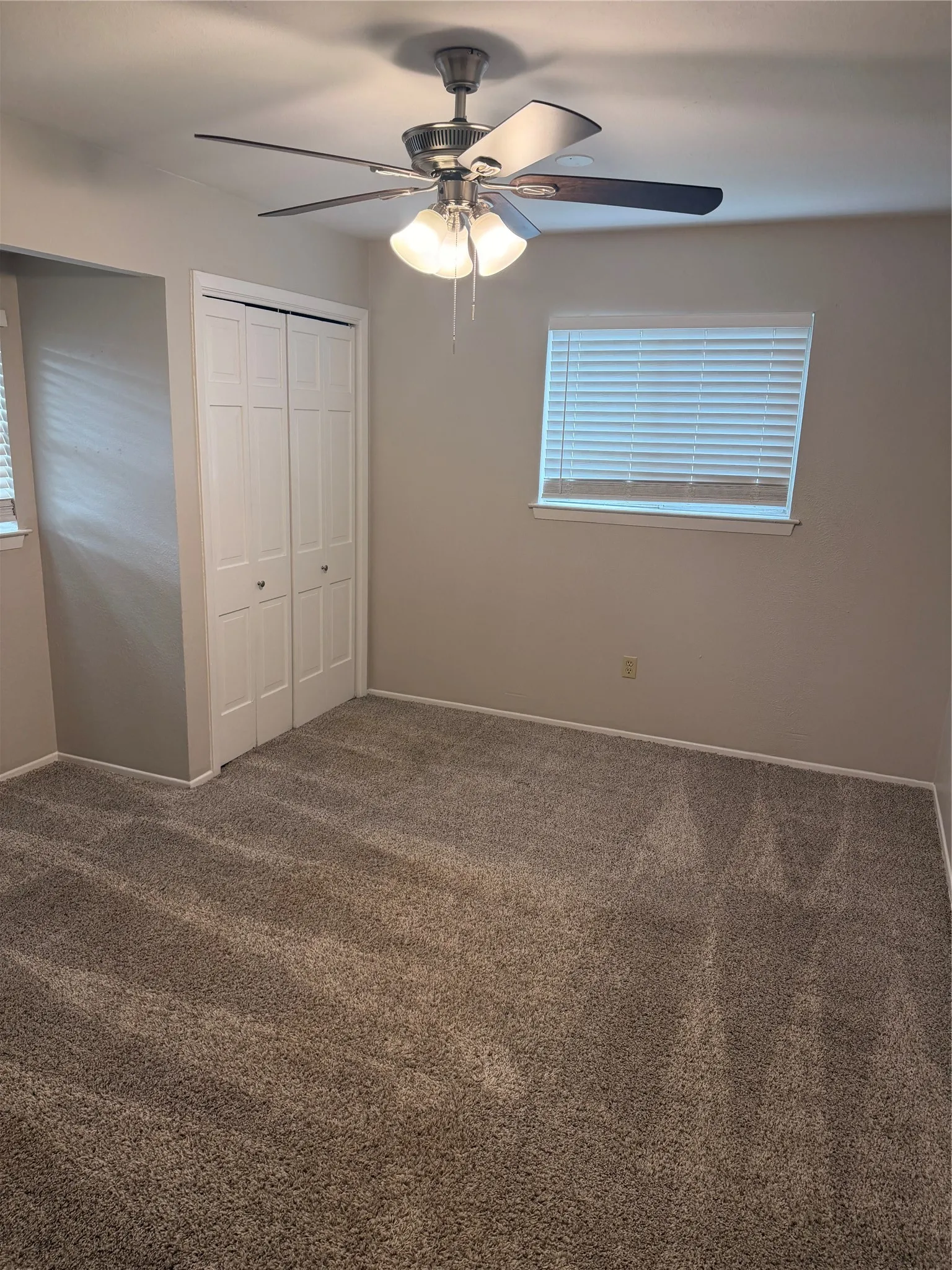 Single Family Residence For Sale in Tarrant County , 3004 David Lane, Arlington, Texas 76013, 3 Bedroom, 2 Bathroom, 4 Garage spaces, 1,553 Sqft, built in 1965, mls#21343289, Real Estate Agent in Arlington, Homes For Sale in Tarrant county, Homes For Sale in Arlington, Realtor in Arlington Texas, Real Estate Brokerage Independent Realty Texas, Luminita Cordes Realtor