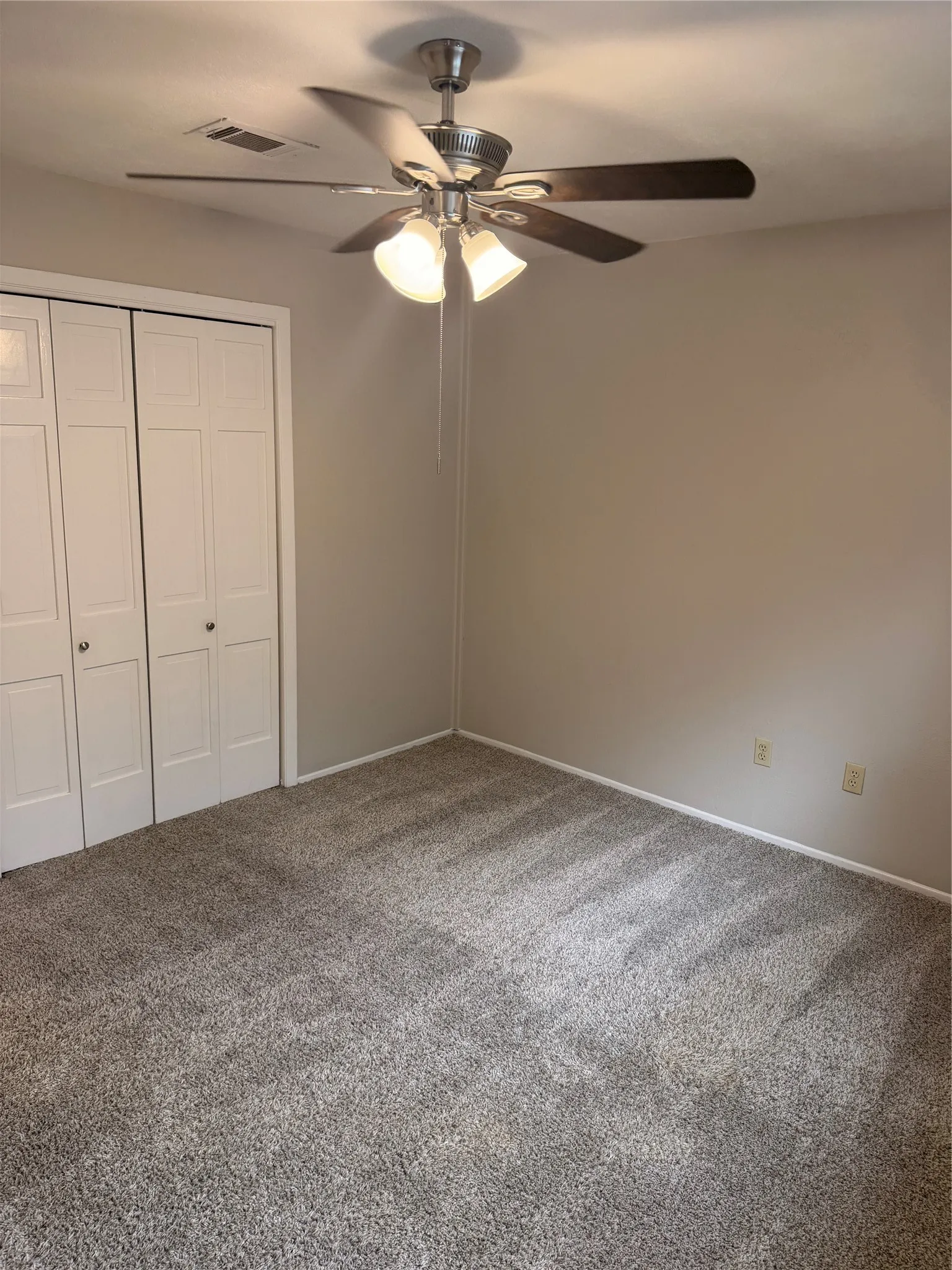 Single Family Residence For Sale in Tarrant County , 3004 David Lane, Arlington, Texas 76013, 3 Bedroom, 2 Bathroom, 4 Garage spaces, 1,553 Sqft, built in 1965, mls#21343289, Real Estate Agent in Arlington, Homes For Sale in Tarrant county, Homes For Sale in Arlington, Realtor in Arlington Texas, Real Estate Brokerage Independent Realty Texas, Luminita Cordes Realtor