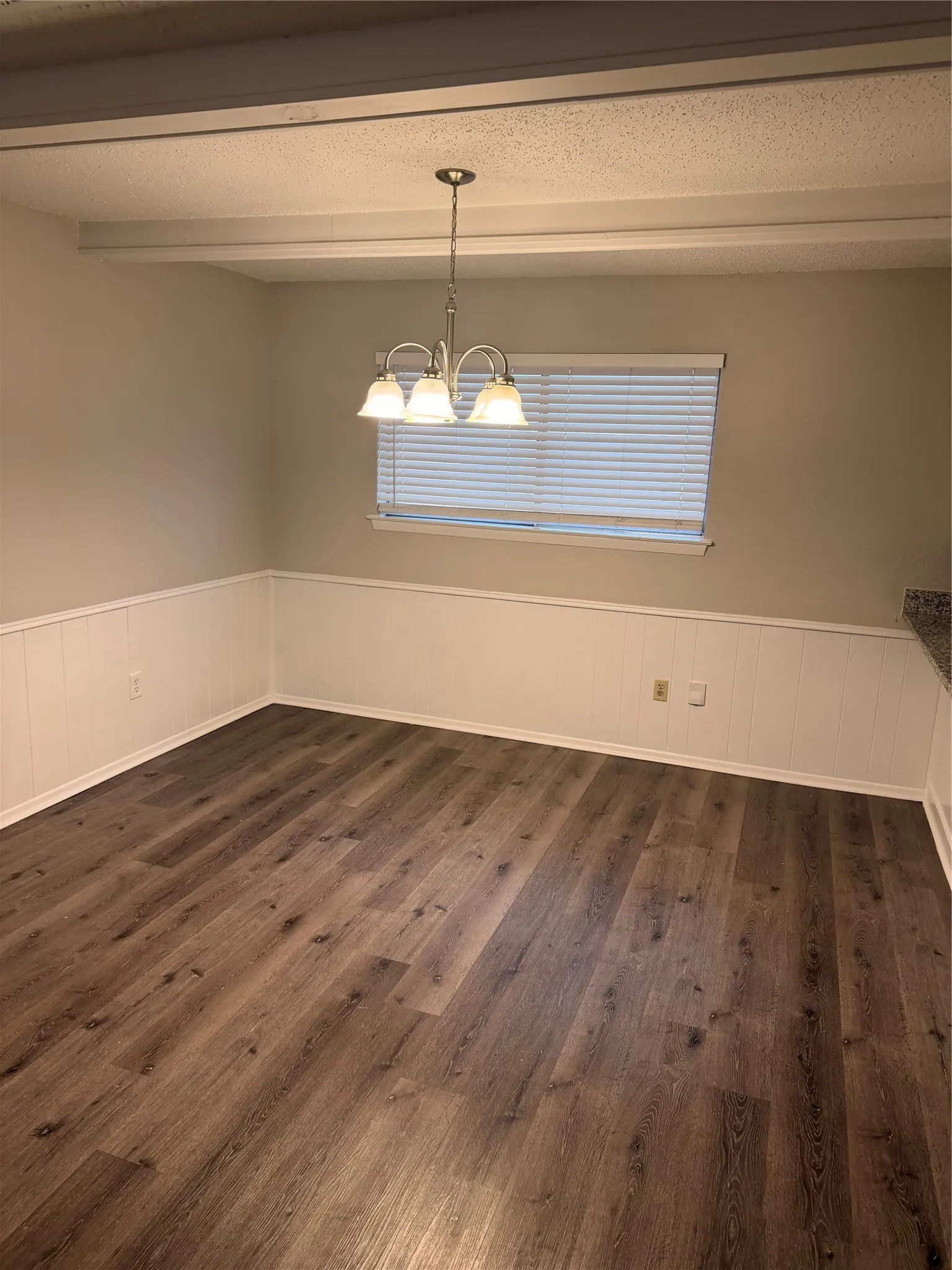Single Family Residence For Sale in Tarrant County , 3004 David Lane, Arlington, Texas 76013, 3 Bedroom, 2 Bathroom, 4 Garage spaces, 1,553 Sqft, built in 1965, mls#21343289, Real Estate Agent in Arlington, Homes For Sale in Tarrant county, Homes For Sale in Arlington, Realtor in Arlington Texas, Real Estate Brokerage Independent Realty Texas, Luminita Cordes Realtor