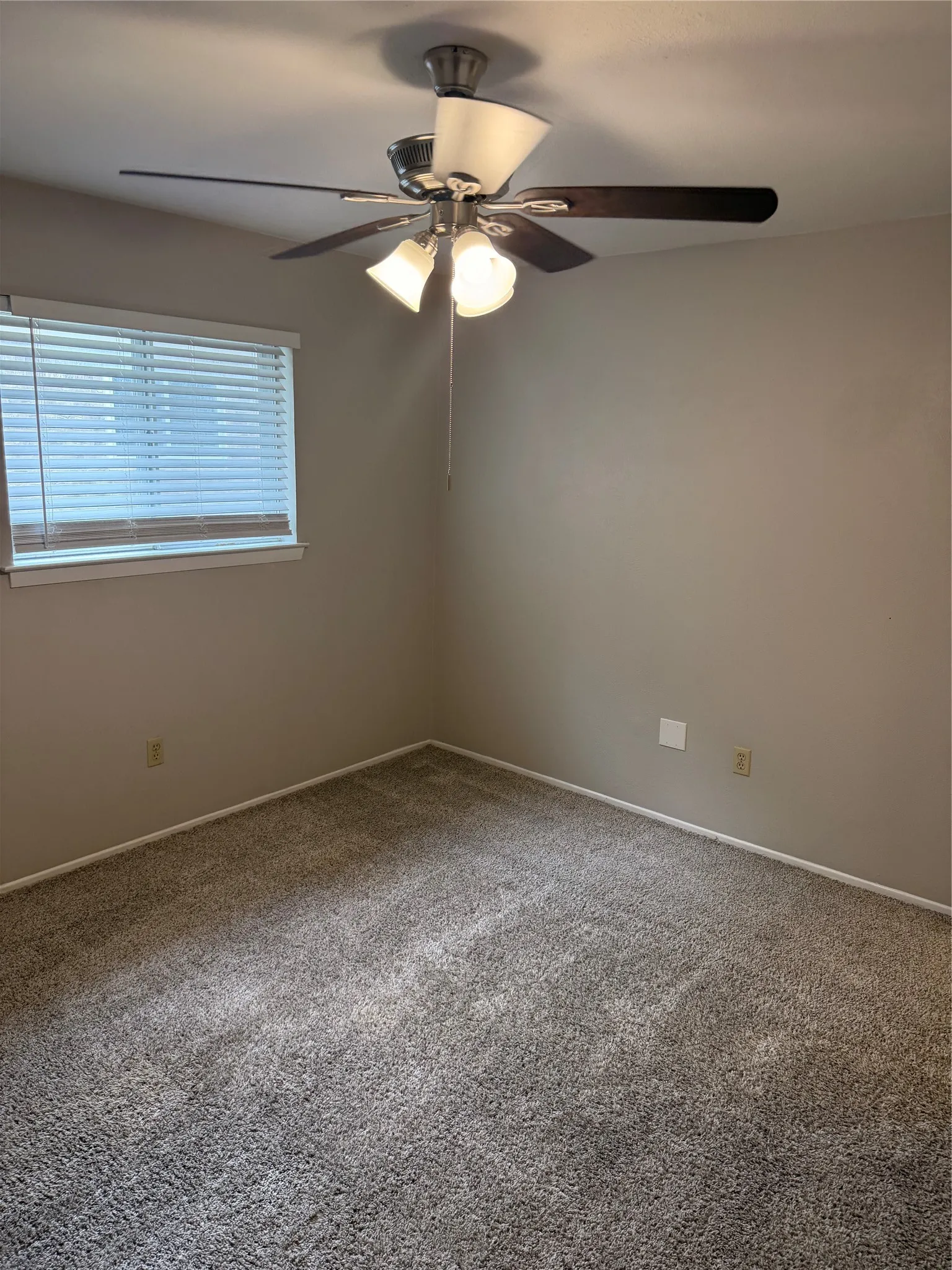 Single Family Residence For Sale in Tarrant County , 3004 David Lane, Arlington, Texas 76013, 3 Bedroom, 2 Bathroom, 4 Garage spaces, 1,553 Sqft, built in 1965, mls#21343289, Real Estate Agent in Arlington, Homes For Sale in Tarrant county, Homes For Sale in Arlington, Realtor in Arlington Texas, Real Estate Brokerage Independent Realty Texas, Luminita Cordes Realtor