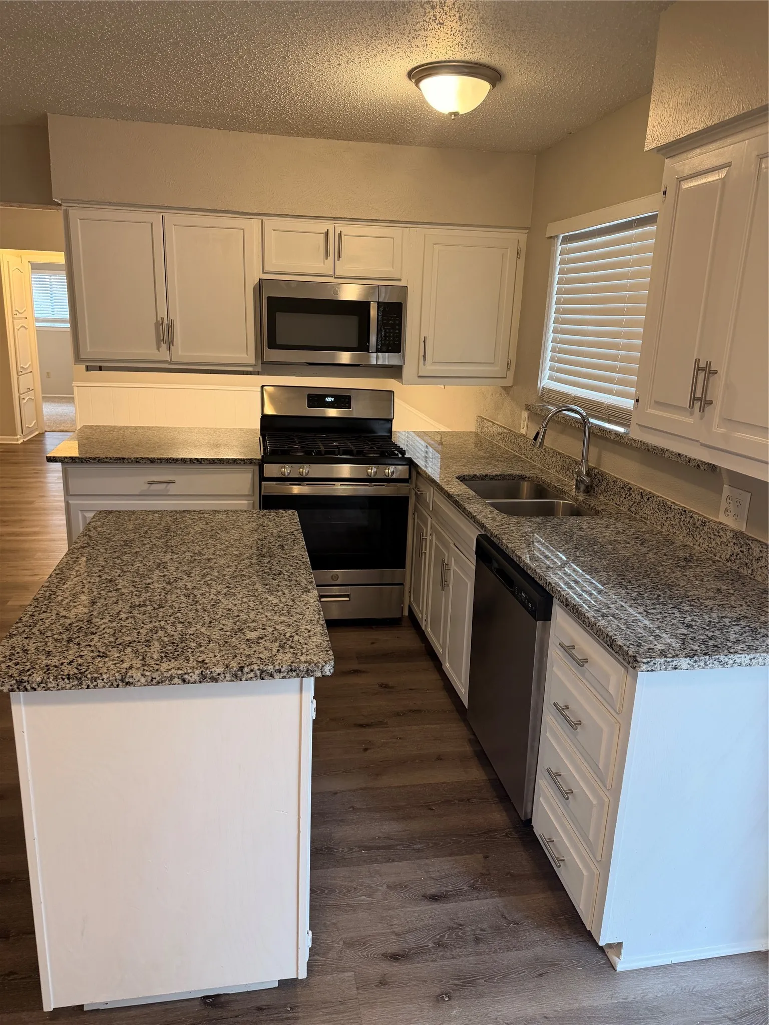 Single Family Residence For Sale in Tarrant County , 3004 David Lane, Arlington, Texas 76013, 3 Bedroom, 2 Bathroom, 4 Garage spaces, 1,553 Sqft, built in 1965, mls#21343289, Real Estate Agent in Arlington, Homes For Sale in Tarrant county, Homes For Sale in Arlington, Realtor in Arlington Texas, Real Estate Brokerage Independent Realty Texas, Luminita Cordes Realtor