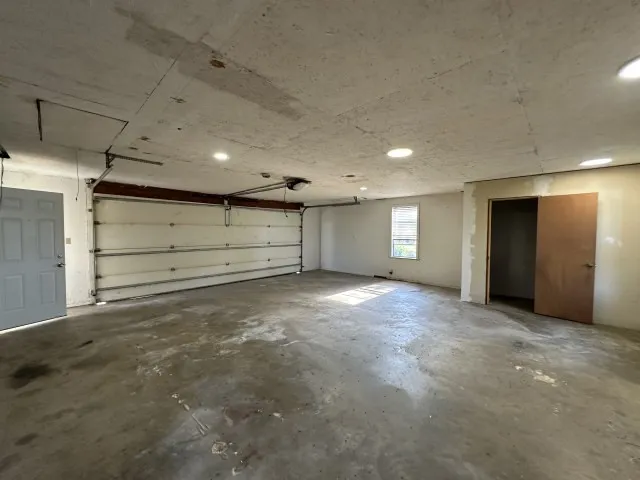 Single Family Residence For Sale in Cass County , 632 County Road 1243, Linden, Texas 75563, 2 Bedroom, 1 Bathroom, 2 Garage spaces, 1,467 Sqft, built in 1975, mls#21343331, Real Estate Agent in Linden, Homes For Sale in Cass county, Homes For Sale in Linden, Realtor in Linden Texas, Real Estate Brokerage Independent Realty Texas, Luminita Cordes Realtor