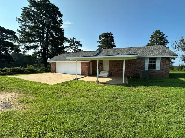 Single Family Residence For Sale in Cass County , 632 County Road 1243, Linden, Texas 75563, 2 Bedroom, 1 Bathroom, 2 Garage spaces, 1,467 Sqft, built in 1975, mls#21343331, Real Estate Agent in Linden, Homes For Sale in Cass county, Homes For Sale in Linden, Realtor in Linden Texas, Real Estate Brokerage Independent Realty Texas, Luminita Cordes Realtor