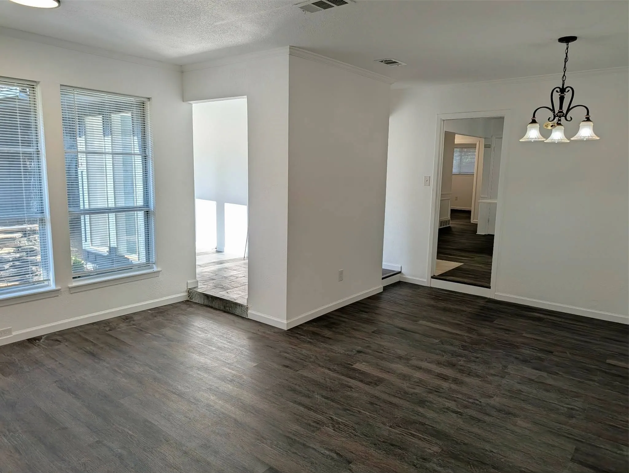 Single Family Residence For Sale in Tarrant County , 1756 Cynthia Lane, Hurst, Texas 76054, 3 Bedroom, 2 Bathroom, 2 Garage spaces, 1,879 Sqft, built in 1967, mls#21343336, Real Estate Agent in Hurst, Homes For Sale in Tarrant county, Homes For Sale in Hurst, Realtor in Hurst Texas, Real Estate Brokerage Independent Realty Texas, Luminita Cordes Realtor