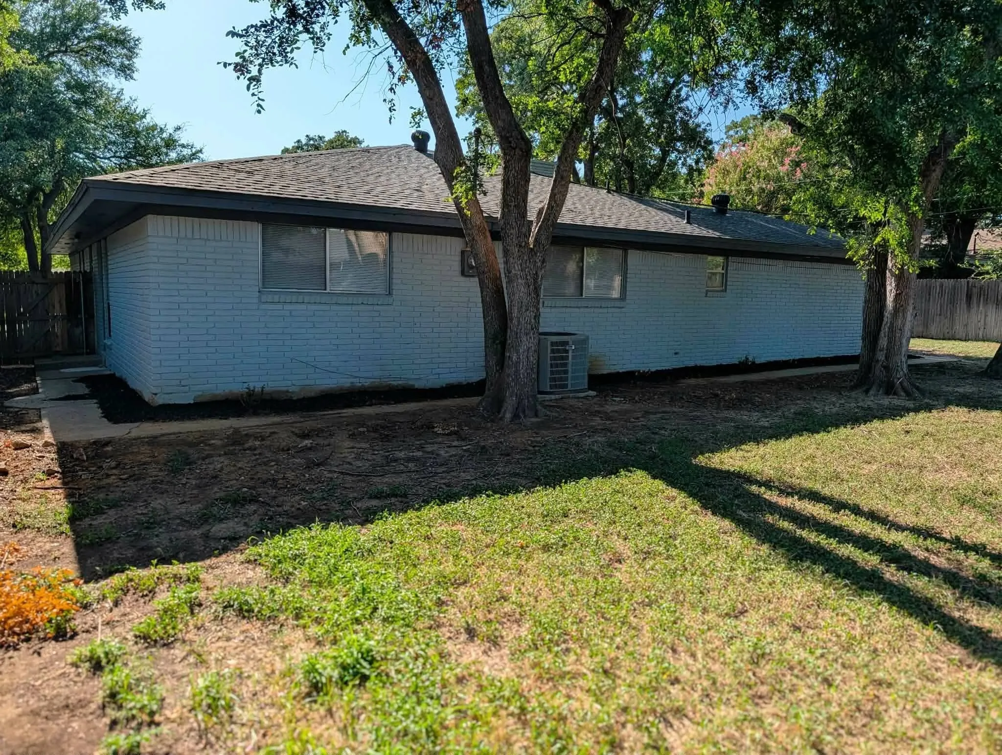 Single Family Residence For Sale in Tarrant County , 1756 Cynthia Lane, Hurst, Texas 76054, 3 Bedroom, 2 Bathroom, 2 Garage spaces, 1,879 Sqft, built in 1967, mls#21343336, Real Estate Agent in Hurst, Homes For Sale in Tarrant county, Homes For Sale in Hurst, Realtor in Hurst Texas, Real Estate Brokerage Independent Realty Texas, Luminita Cordes Realtor