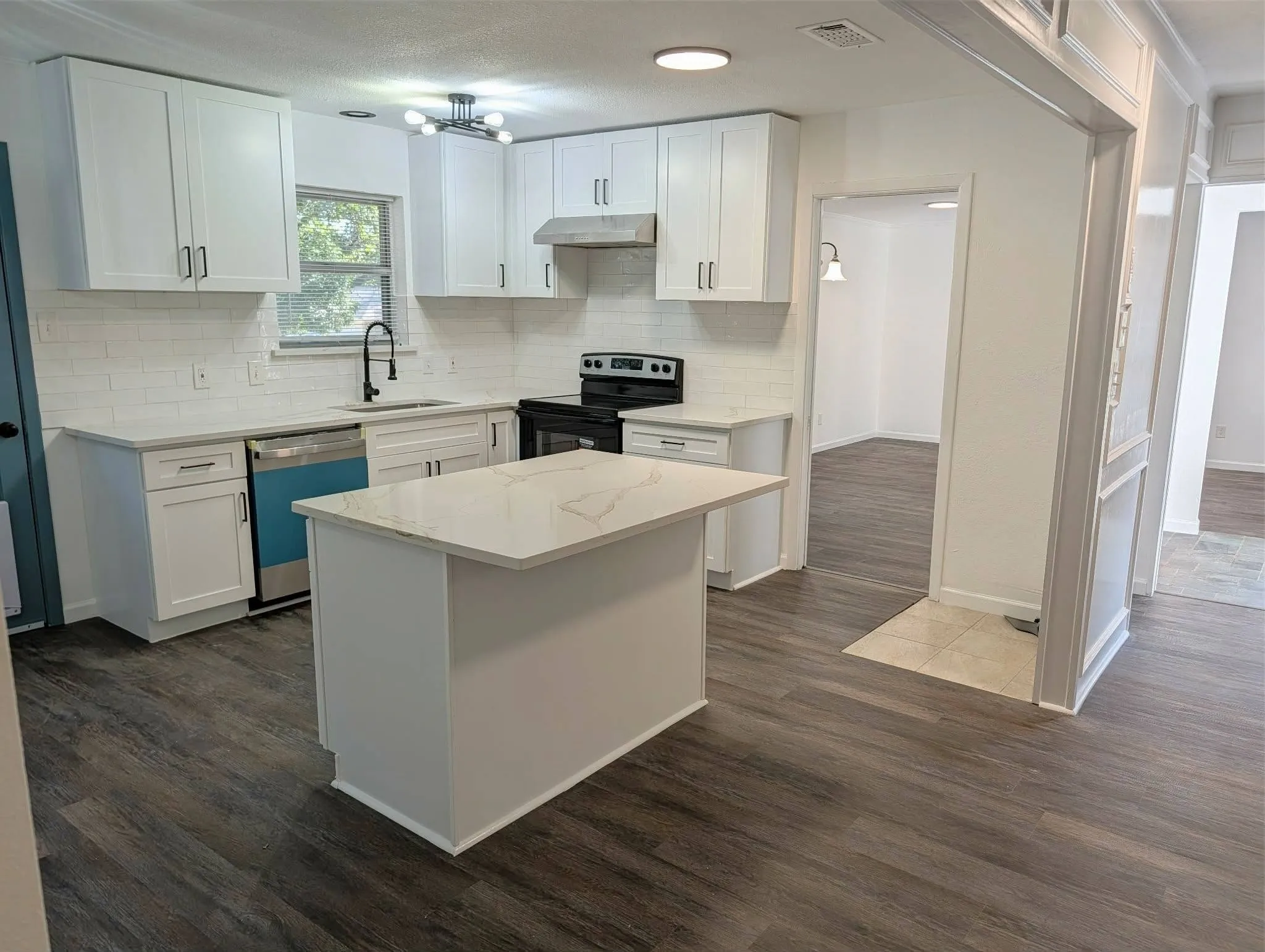 Single Family Residence For Sale in Tarrant County , 1756 Cynthia Lane, Hurst, Texas 76054, 3 Bedroom, 2 Bathroom, 2 Garage spaces, 1,879 Sqft, built in 1967, mls#21343336, Real Estate Agent in Hurst, Homes For Sale in Tarrant county, Homes For Sale in Hurst, Realtor in Hurst Texas, Real Estate Brokerage Independent Realty Texas, Luminita Cordes Realtor