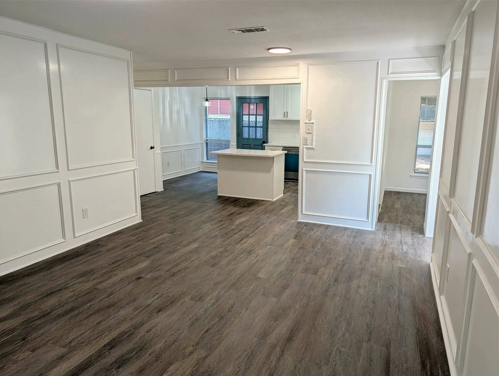 Single Family Residence For Sale in Tarrant County , 1756 Cynthia Lane, Hurst, Texas 76054, 3 Bedroom, 2 Bathroom, 2 Garage spaces, 1,879 Sqft, built in 1967, mls#21343336, Real Estate Agent in Hurst, Homes For Sale in Tarrant county, Homes For Sale in Hurst, Realtor in Hurst Texas, Real Estate Brokerage Independent Realty Texas, Luminita Cordes Realtor