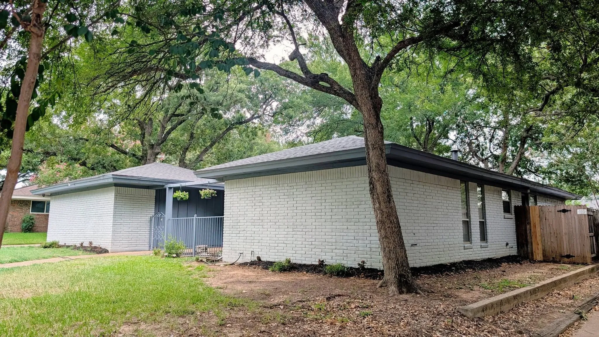 Single Family Residence For Sale in Tarrant County , 1756 Cynthia Lane, Hurst, Texas 76054, 3 Bedroom, 2 Bathroom, 2 Garage spaces, 1,879 Sqft, built in 1967, mls#21343336, Real Estate Agent in Hurst, Homes For Sale in Tarrant county, Homes For Sale in Hurst, Realtor in Hurst Texas, Real Estate Brokerage Independent Realty Texas, Luminita Cordes Realtor