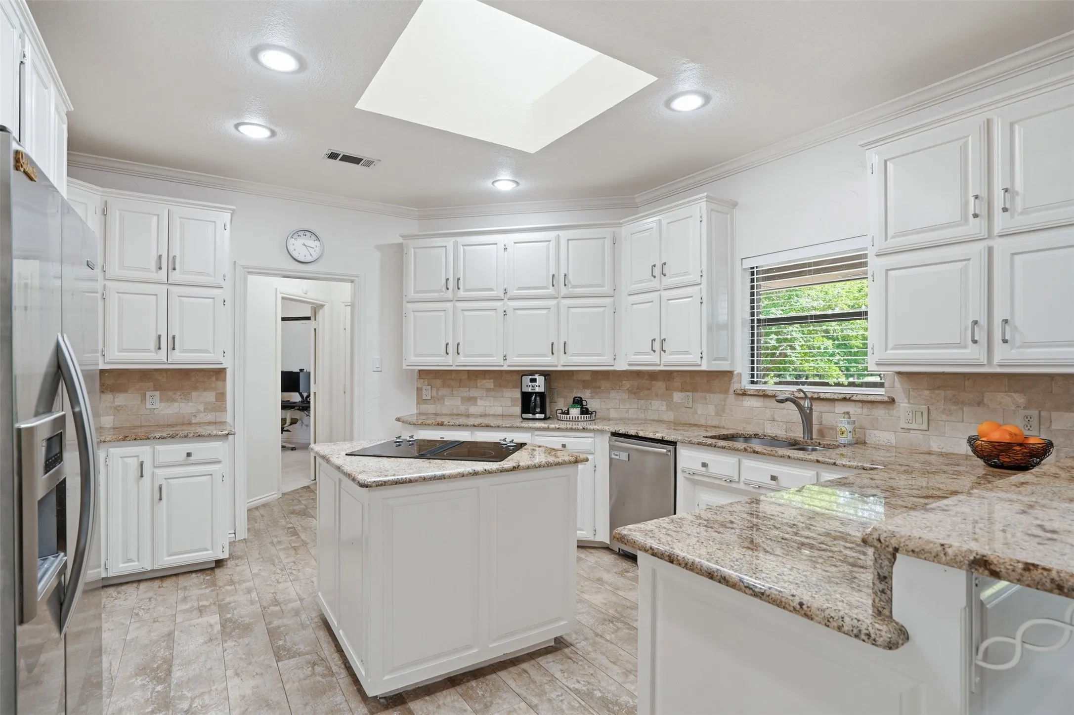 Single Family Residence For Sale in Tarrant County , 1363 Cross Timber Drive, Southlake, Texas 76092, 4 Bedroom, 3 Bathroom, 3 Garage spaces, 3,230 Sqft, built in 1986, mls#21343140, Real Estate Agent in Southlake, Homes For Sale in Tarrant county, Homes For Sale in Southlake, Realtor in Southlake Texas, Real Estate Brokerage Independent Realty Texas, Luminita Cordes Realtor