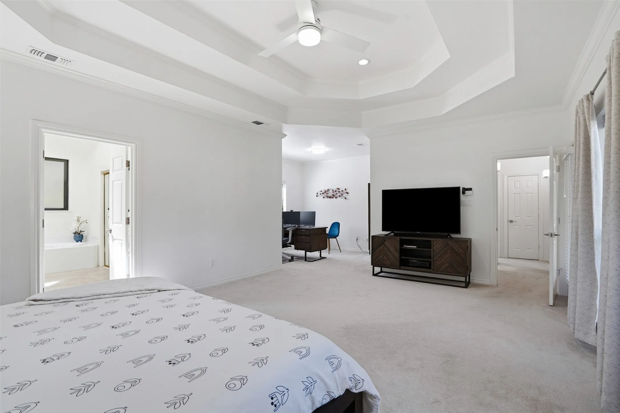Single Family Residence For Sale in Tarrant County , 1363 Cross Timber Drive, Southlake, Texas 76092, 4 Bedroom, 3 Bathroom, 3 Garage spaces, 3,230 Sqft, built in 1986, mls#21343140, Real Estate Agent in Southlake, Homes For Sale in Tarrant county, Homes For Sale in Southlake, Realtor in Southlake Texas, Real Estate Brokerage Independent Realty Texas, Luminita Cordes Realtor