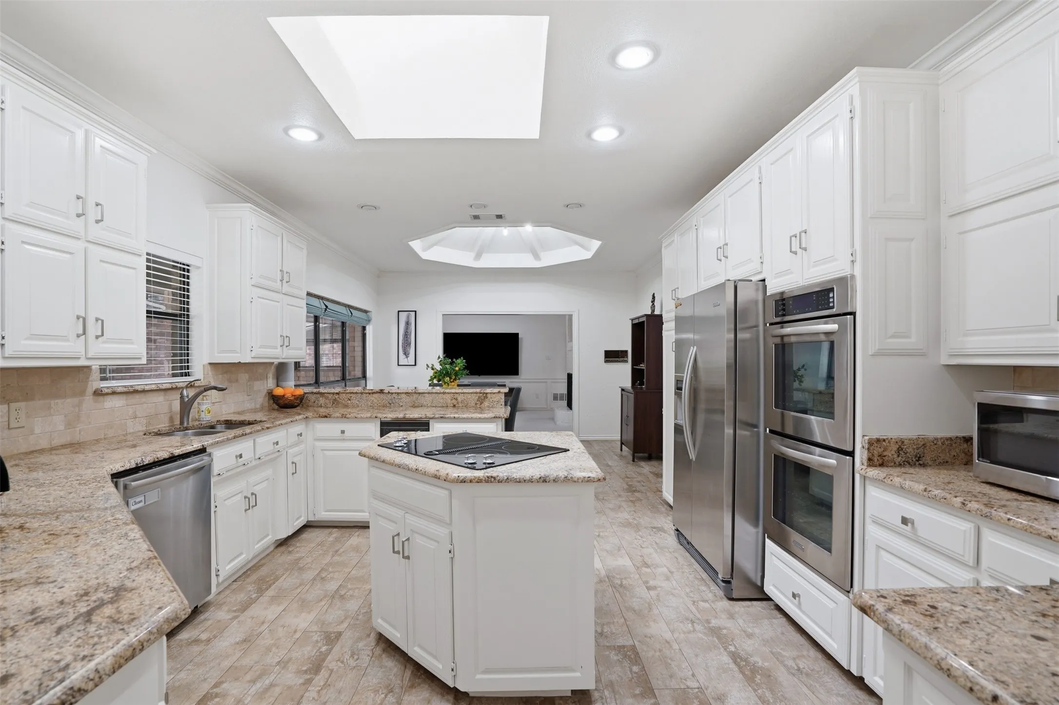 Single Family Residence For Sale in Tarrant County , 1363 Cross Timber Drive, Southlake, Texas 76092, 4 Bedroom, 3 Bathroom, 3 Garage spaces, 3,230 Sqft, built in 1986, mls#21343140, Real Estate Agent in Southlake, Homes For Sale in Tarrant county, Homes For Sale in Southlake, Realtor in Southlake Texas, Real Estate Brokerage Independent Realty Texas, Luminita Cordes Realtor