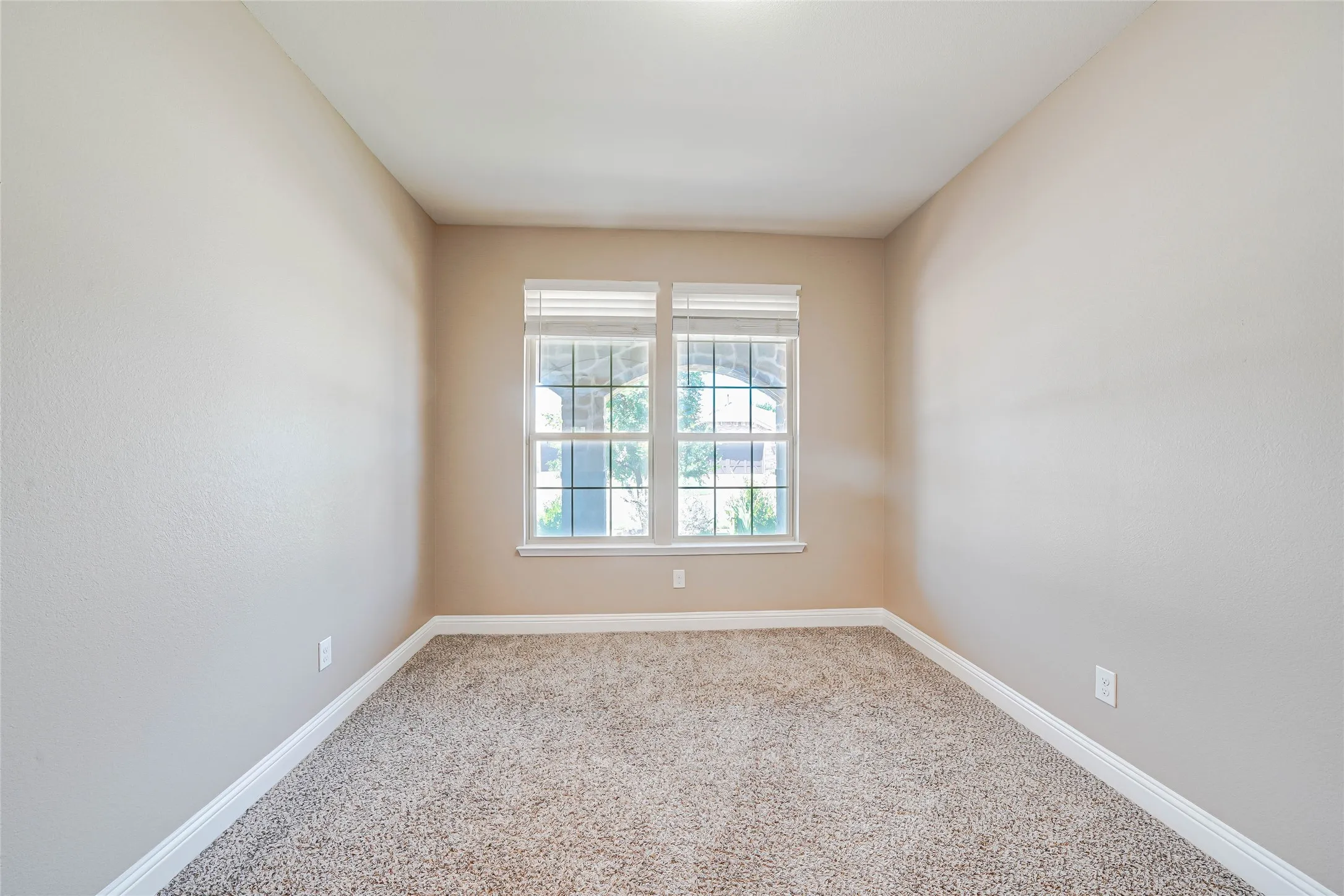 Single Family Residence For Rent in Collin County , 410 Club House Drive, Allen, Texas 75002, 4 Bedroom, 3 Bathroom, 2 Garage spaces, 2,584 Sqft, built in 2018, mls#21341943, Real Estate Agent in Allen, Homes For Rent in Collin county, Homes For Rent in Allen, Realtor in Allen Texas, Real Estate Brokerage Independent Realty Texas, Luminita Cordes Realtor