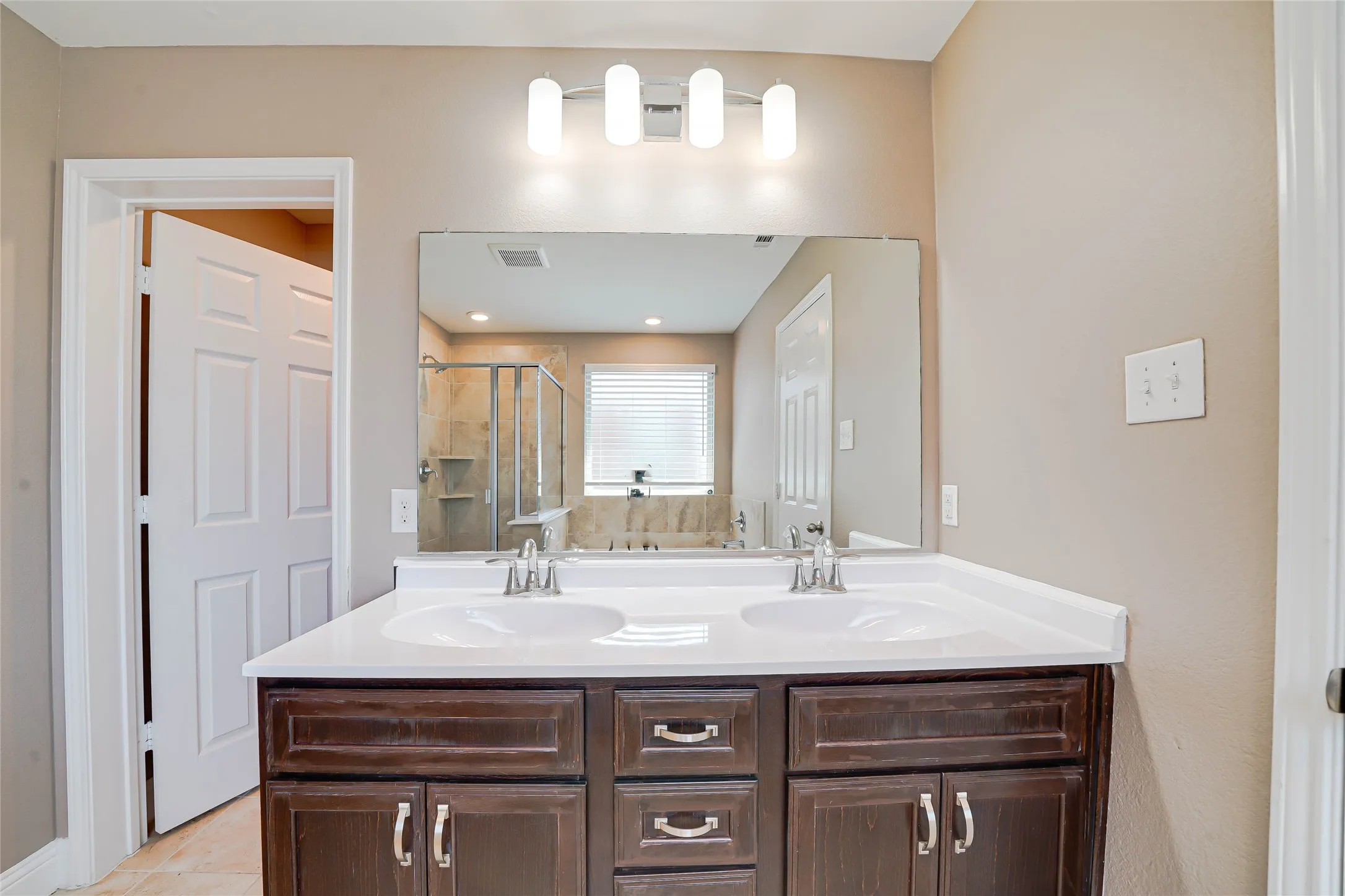 Single Family Residence For Rent in Collin County , 410 Club House Drive, Allen, Texas 75002, 4 Bedroom, 3 Bathroom, 2 Garage spaces, 2,584 Sqft, built in 2018, mls#21341943, Real Estate Agent in Allen, Homes For Rent in Collin county, Homes For Rent in Allen, Realtor in Allen Texas, Real Estate Brokerage Independent Realty Texas, Luminita Cordes Realtor