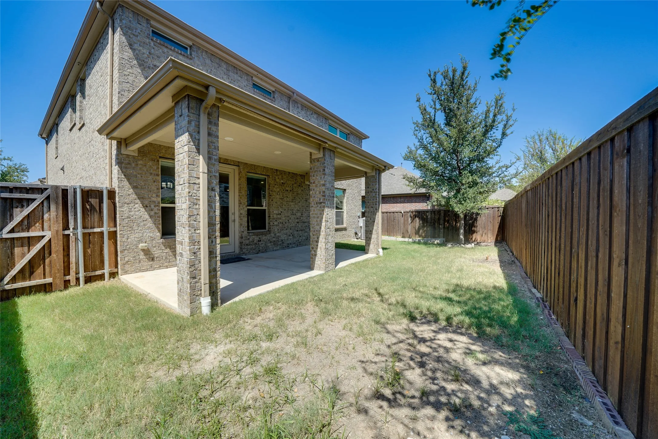 Single Family Residence For Rent in Collin County , 410 Club House Drive, Allen, Texas 75002, 4 Bedroom, 3 Bathroom, 2 Garage spaces, 2,584 Sqft, built in 2018, mls#21341943, Real Estate Agent in Allen, Homes For Rent in Collin county, Homes For Rent in Allen, Realtor in Allen Texas, Real Estate Brokerage Independent Realty Texas, Luminita Cordes Realtor