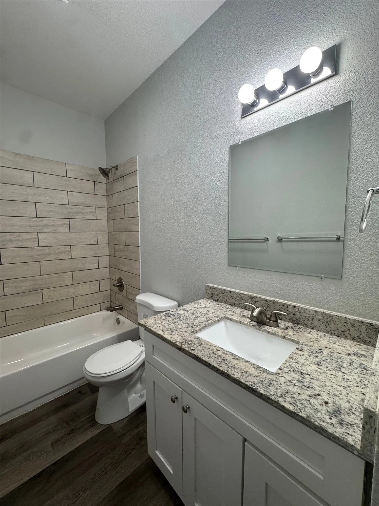 Duplex For Rent in Tarrant County , 2026 Brookes Street, Fort Worth, Texas 76105, 2 Bedroom, 2 Bathroom, 1 Garage spaces, 2,104 Sqft, built in 2019, mls#21343360, Real Estate Agent in Fort Worth, Homes For Rent in Tarrant county, Homes For Rent in Fort Worth, Realtor in Fort Worth Texas, Real Estate Brokerage Independent Realty Texas, Luminita Cordes Realtor