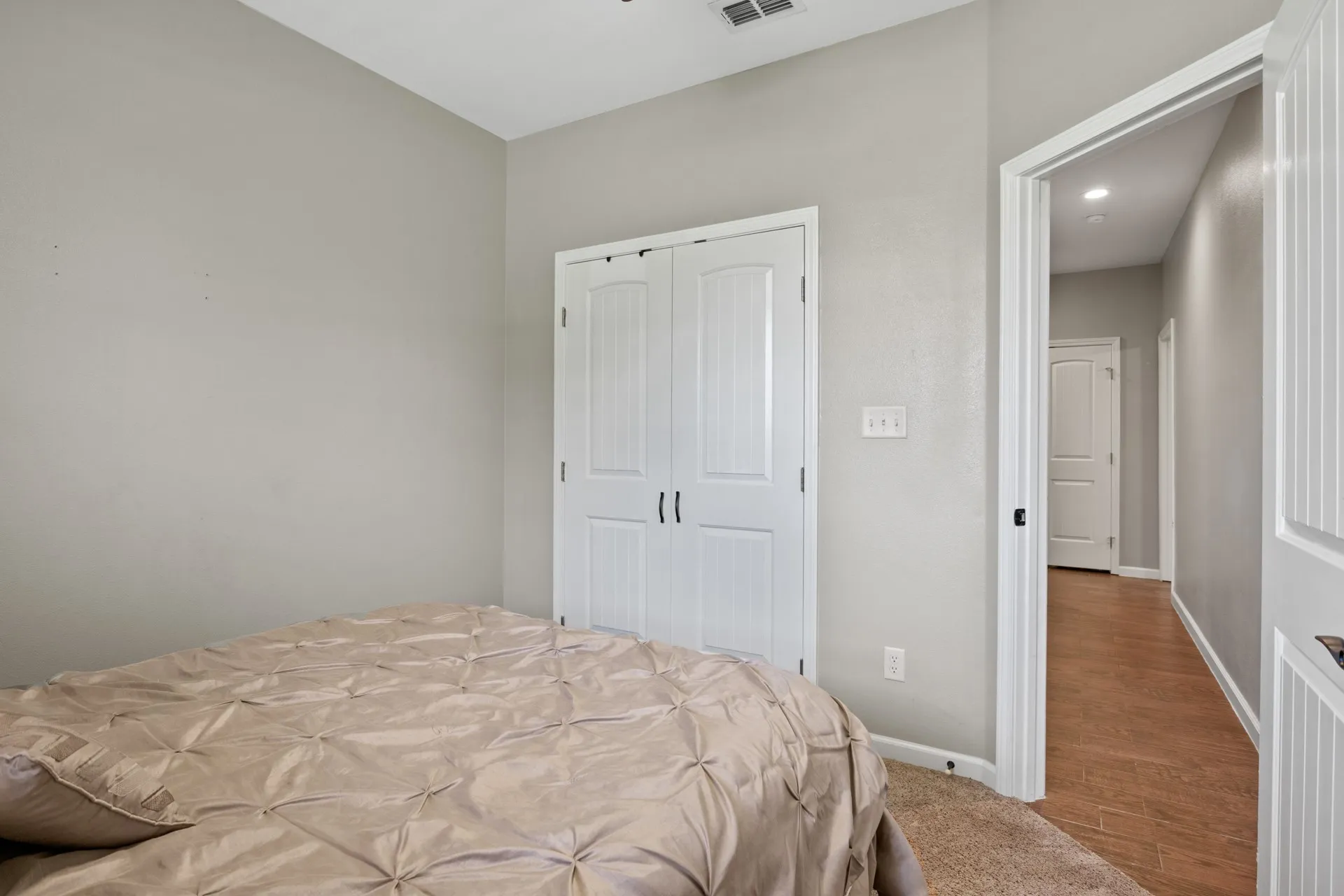 Single Family Residence For Sale in Titus County , 31 County Road 4742, Mt Pleasant, Texas 75455, 4 Bedroom, 2 Bathroom, 1 Garage spaces, 2,376 Sqft, built in 2017, mls#21343322, Real Estate Agent in Mt Pleasant, Homes For Sale in Titus county, Homes For Sale in Mt Pleasant, Realtor in Mt Pleasant Texas, Real Estate Brokerage Independent Realty Texas, Luminita Cordes Realtor