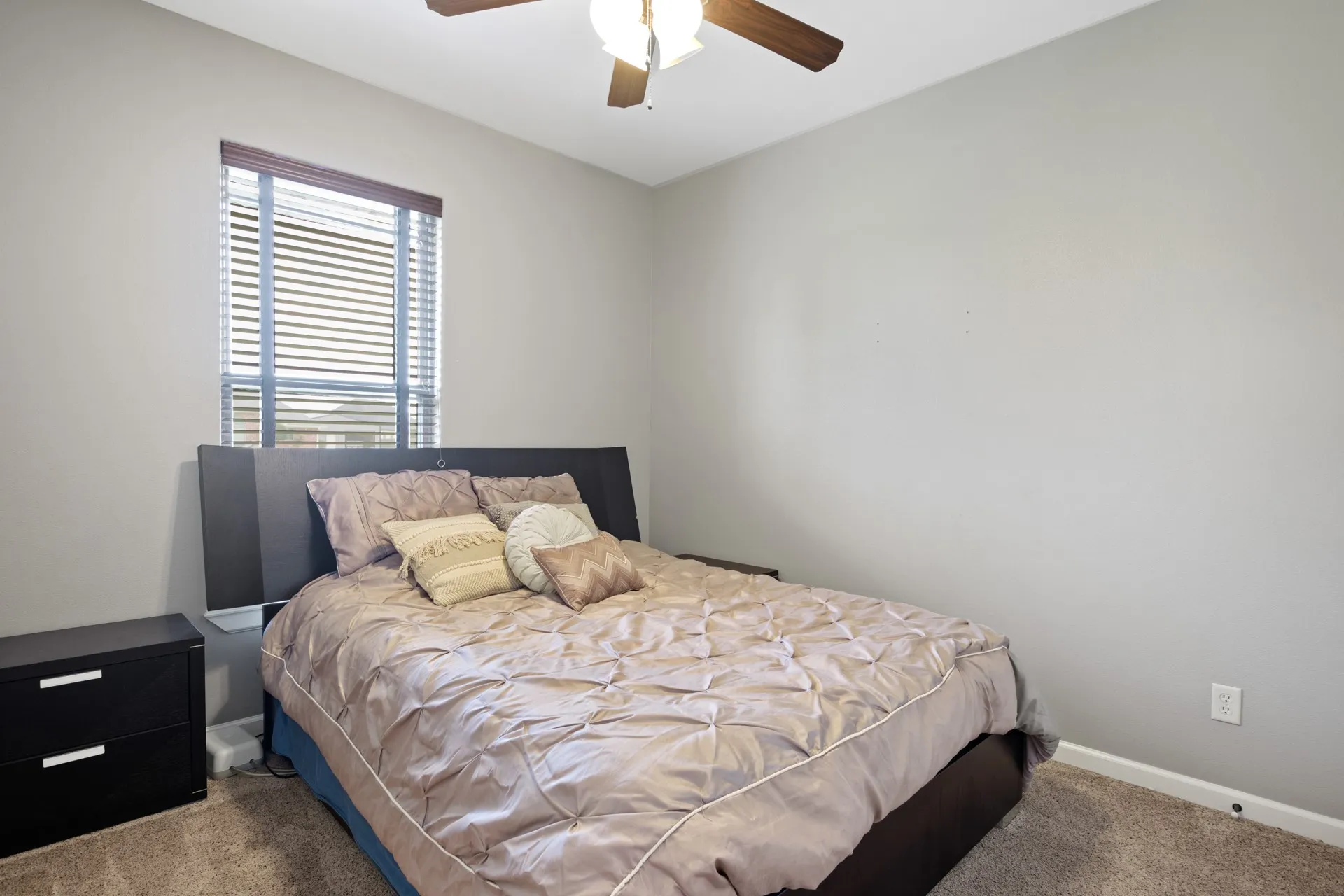 Single Family Residence For Sale in Titus County , 31 County Road 4742, Mt Pleasant, Texas 75455, 4 Bedroom, 2 Bathroom, 1 Garage spaces, 2,376 Sqft, built in 2017, mls#21343322, Real Estate Agent in Mt Pleasant, Homes For Sale in Titus county, Homes For Sale in Mt Pleasant, Realtor in Mt Pleasant Texas, Real Estate Brokerage Independent Realty Texas, Luminita Cordes Realtor
