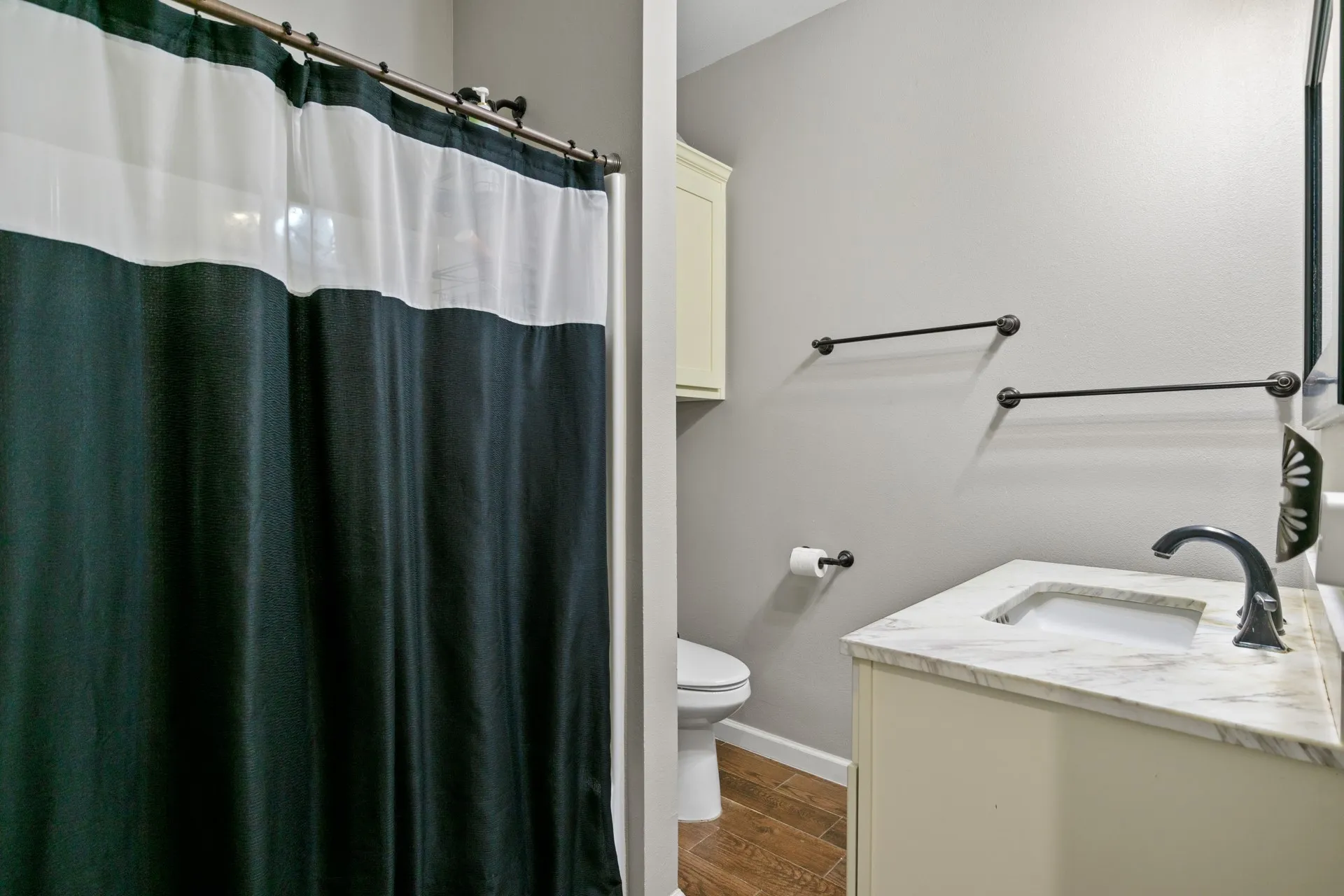 Single Family Residence For Sale in Titus County , 31 County Road 4742, Mt Pleasant, Texas 75455, 4 Bedroom, 2 Bathroom, 1 Garage spaces, 2,376 Sqft, built in 2017, mls#21343322, Real Estate Agent in Mt Pleasant, Homes For Sale in Titus county, Homes For Sale in Mt Pleasant, Realtor in Mt Pleasant Texas, Real Estate Brokerage Independent Realty Texas, Luminita Cordes Realtor