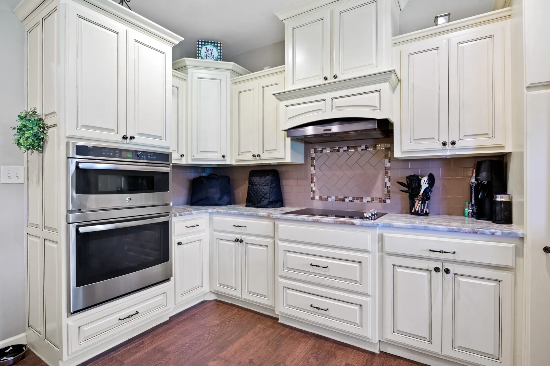 Single Family Residence For Sale in Titus County , 31 County Road 4742, Mt Pleasant, Texas 75455, 4 Bedroom, 2 Bathroom, 1 Garage spaces, 2,376 Sqft, built in 2017, mls#21343322, Real Estate Agent in Mt Pleasant, Homes For Sale in Titus county, Homes For Sale in Mt Pleasant, Realtor in Mt Pleasant Texas, Real Estate Brokerage Independent Realty Texas, Luminita Cordes Realtor