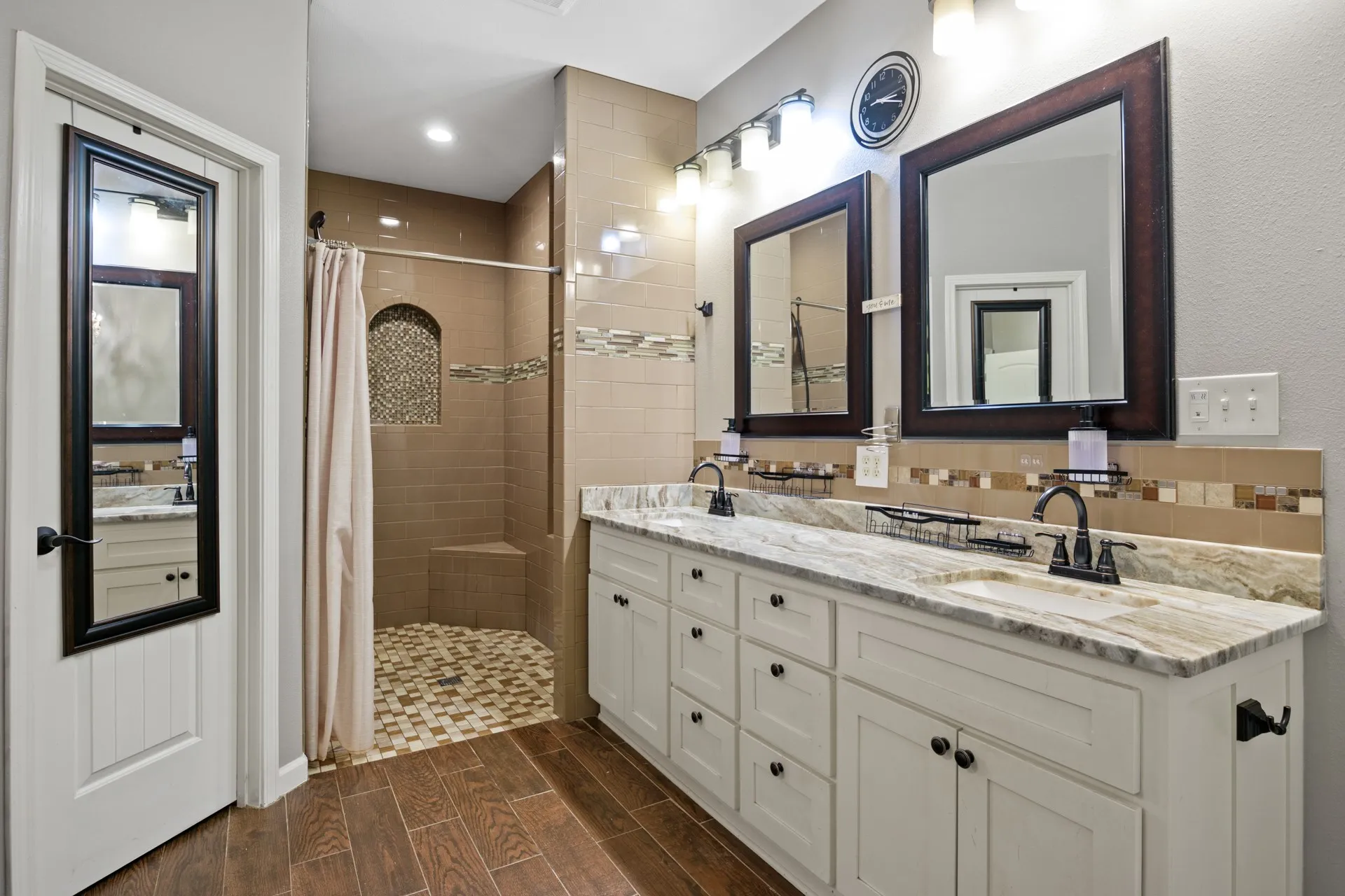 Single Family Residence For Sale in Titus County , 31 County Road 4742, Mt Pleasant, Texas 75455, 4 Bedroom, 2 Bathroom, 1 Garage spaces, 2,376 Sqft, built in 2017, mls#21343322, Real Estate Agent in Mt Pleasant, Homes For Sale in Titus county, Homes For Sale in Mt Pleasant, Realtor in Mt Pleasant Texas, Real Estate Brokerage Independent Realty Texas, Luminita Cordes Realtor
