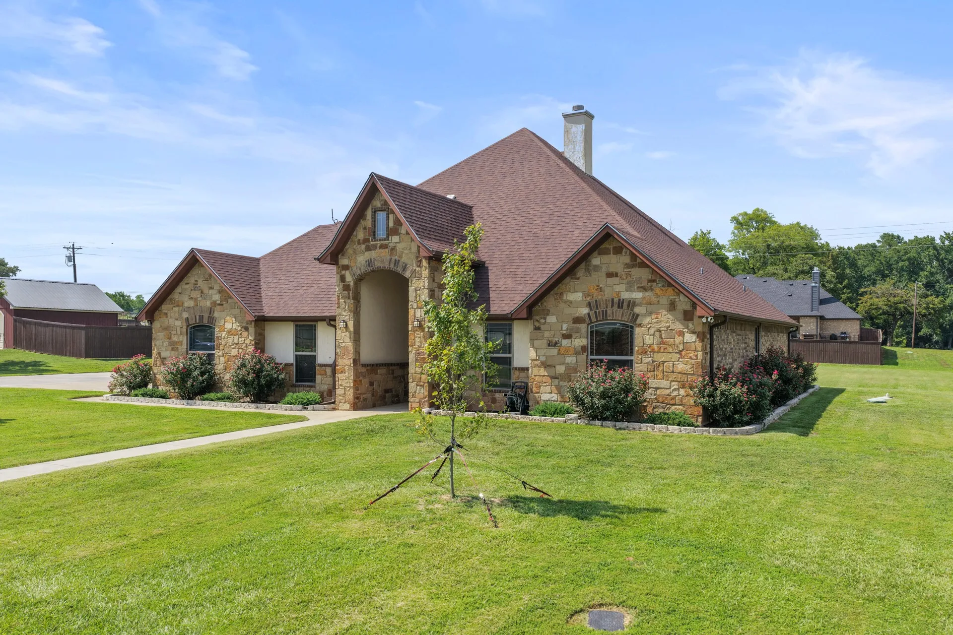 Single Family Residence For Sale in Titus County , 31 County Road 4742, Mt Pleasant, Texas 75455, 4 Bedroom, 2 Bathroom, 1 Garage spaces, 2,376 Sqft, built in 2017, mls#21343322, Real Estate Agent in Mt Pleasant, Homes For Sale in Titus county, Homes For Sale in Mt Pleasant, Realtor in Mt Pleasant Texas, Real Estate Brokerage Independent Realty Texas, Luminita Cordes Realtor