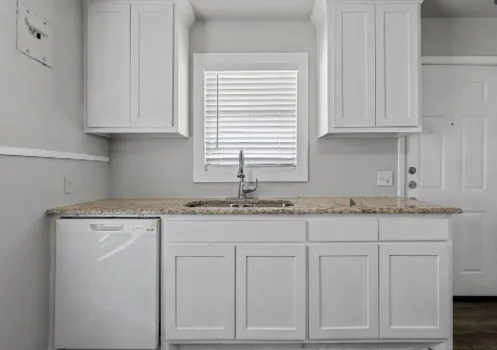 Single Family Residence For Sale in Johnson County , 122 Ramsey Avenue, Cleburne, Texas 76031, 4 Bedroom, 2 Bathroom, Garage spaces, 1,760 Sqft, built in 1953, mls#21334411, Real Estate Agent in Cleburne, Homes For Sale in Johnson county, Homes For Sale in Cleburne, Realtor in Cleburne Texas, Real Estate Brokerage Independent Realty Texas, Luminita Cordes Realtor
