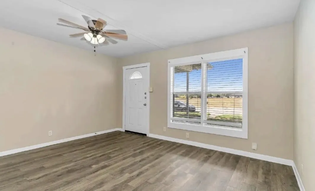 Single Family Residence For Sale in Johnson County , 122 Ramsey Avenue, Cleburne, Texas 76031, 4 Bedroom, 2 Bathroom, Garage spaces, 1,760 Sqft, built in 1953, mls#21334411, Real Estate Agent in Cleburne, Homes For Sale in Johnson county, Homes For Sale in Cleburne, Realtor in Cleburne Texas, Real Estate Brokerage Independent Realty Texas, Luminita Cordes Realtor